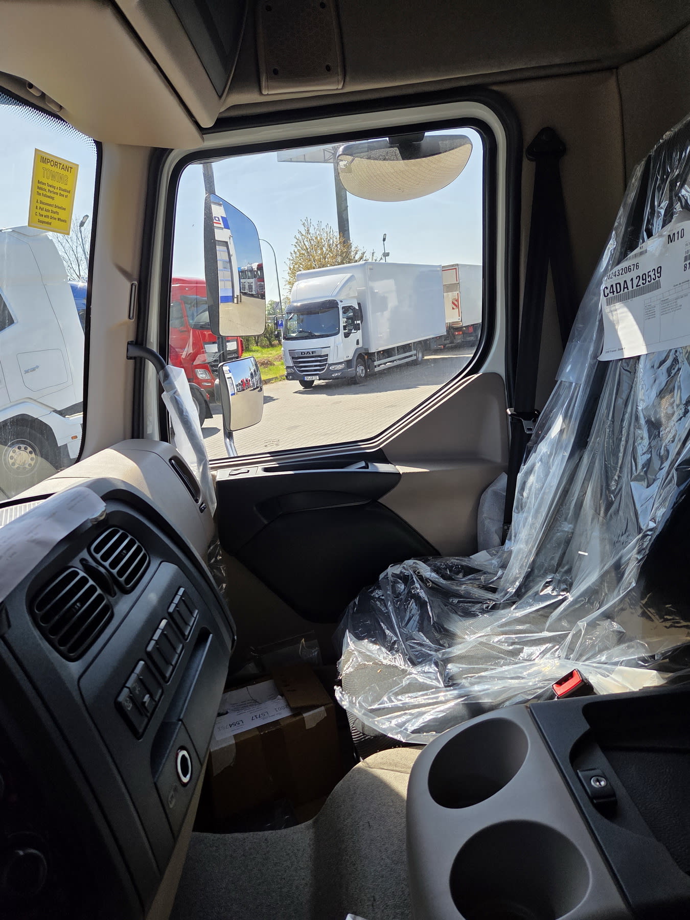 DAF XB 210 FA 4X2 11