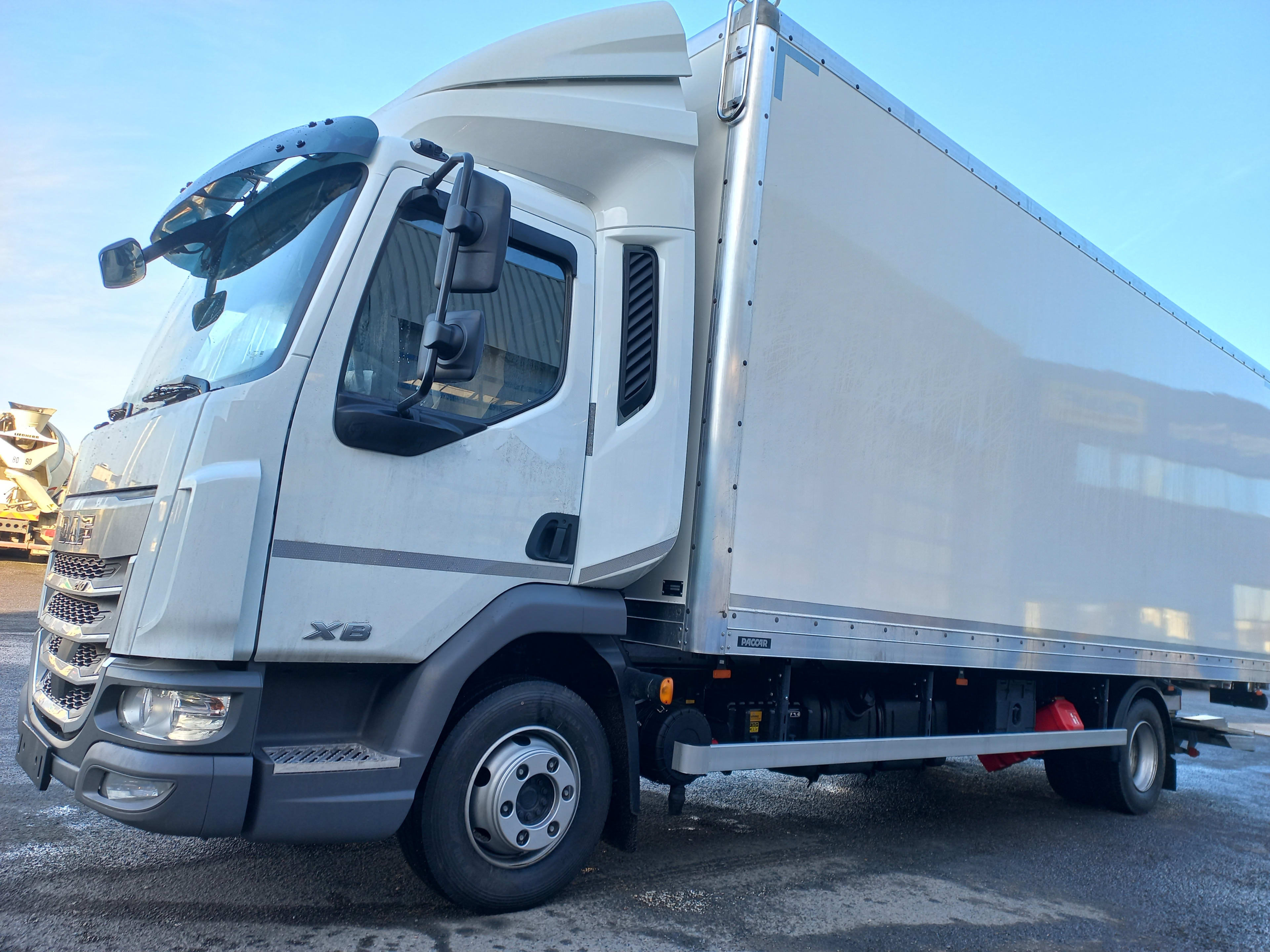 DAF XB 210 FA 4X2 0