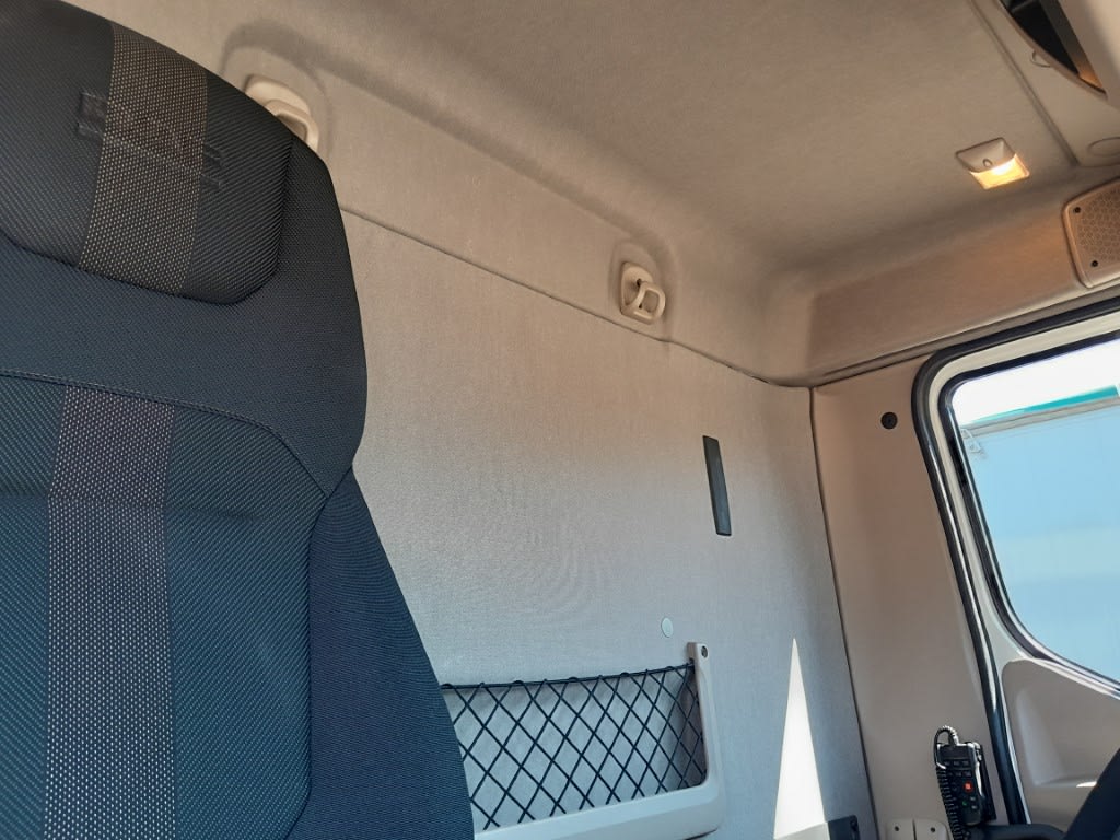 DAF XB 260 FA 4X2 45