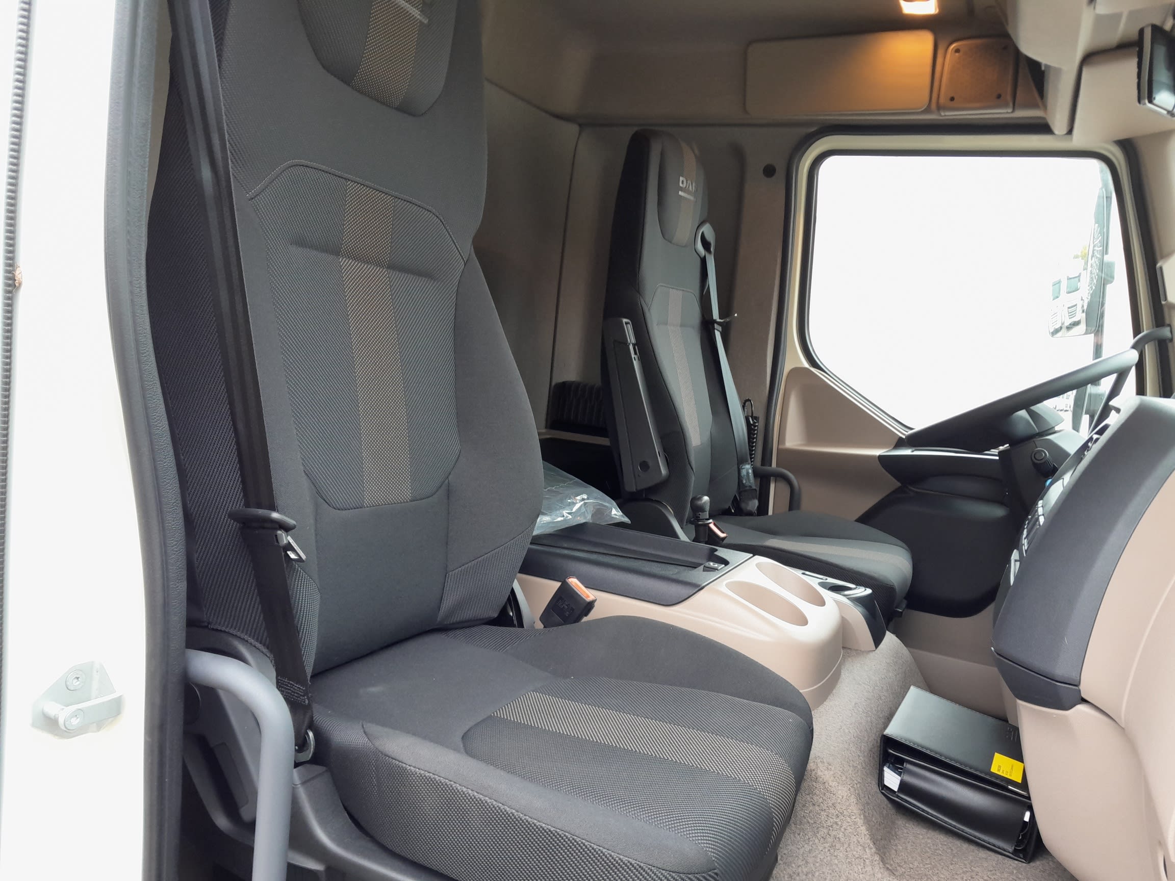 DAF XB 230 FA 4X2 21