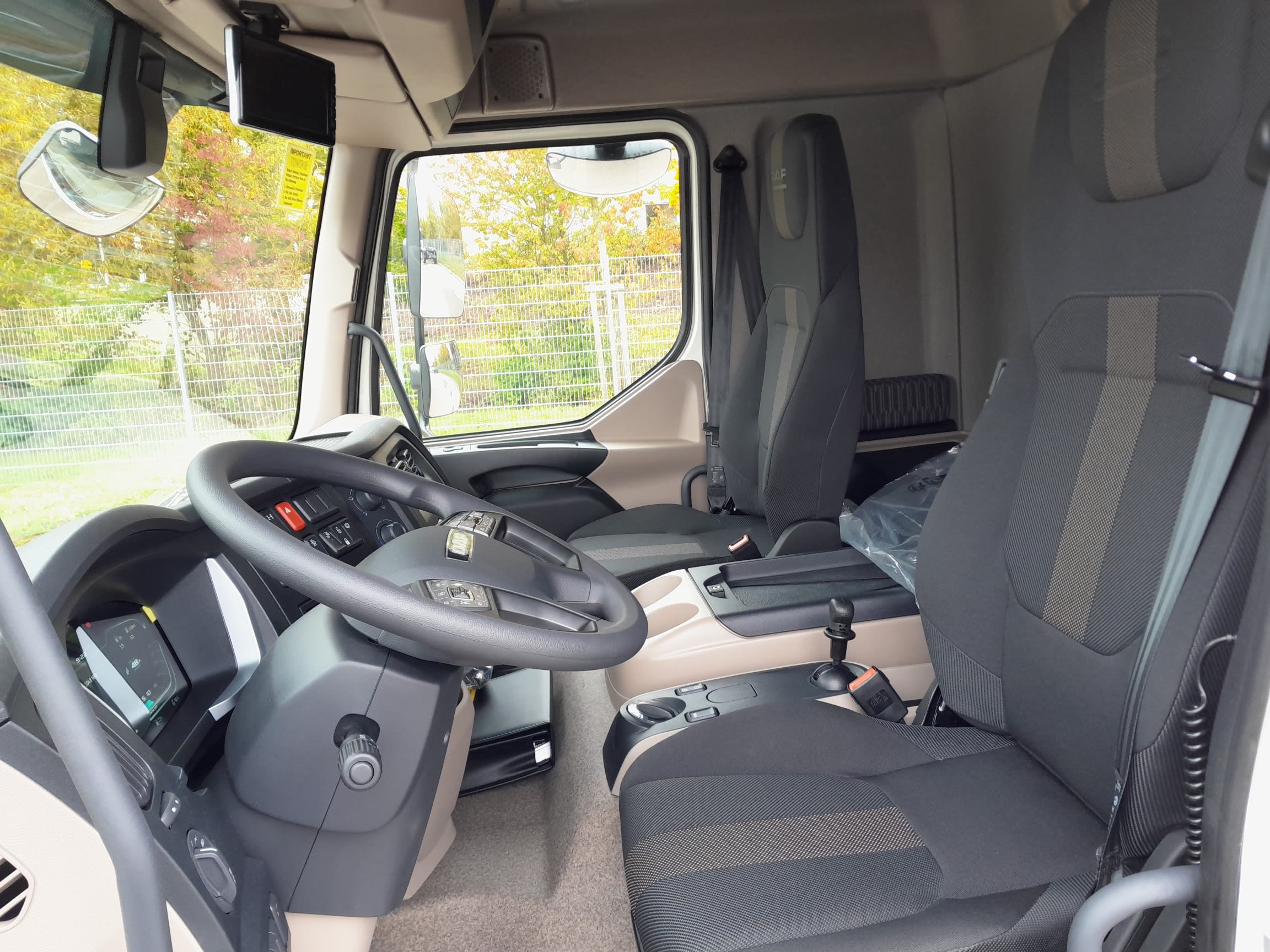 DAF XB 230 FA 4X2 18