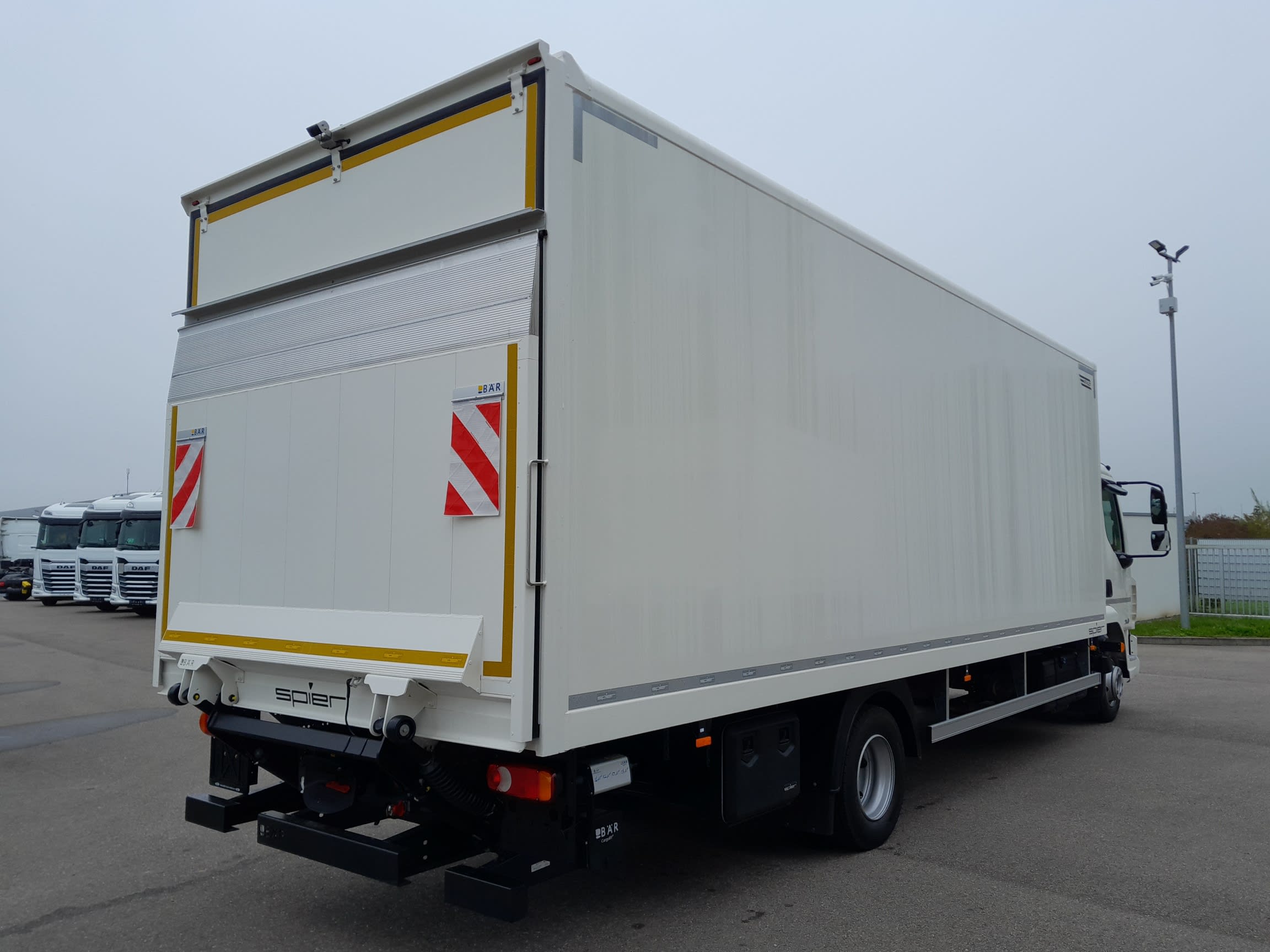 DAF XB 230 FA 4X2 8