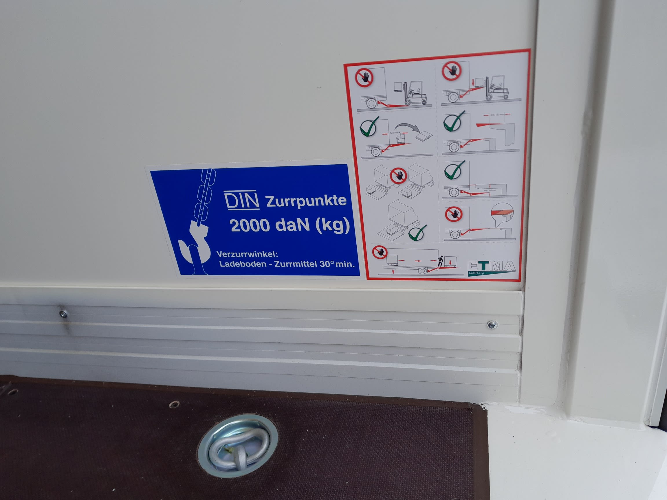 DAF XB 230 FA 4X2 13