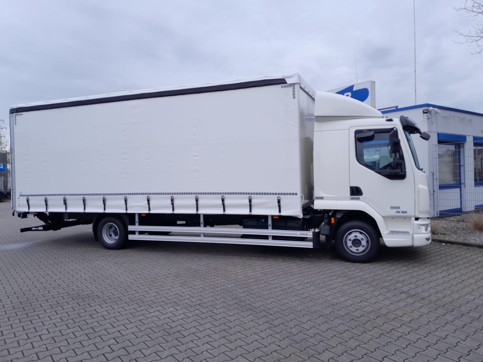 DAF XB 230 FA 4X2 0