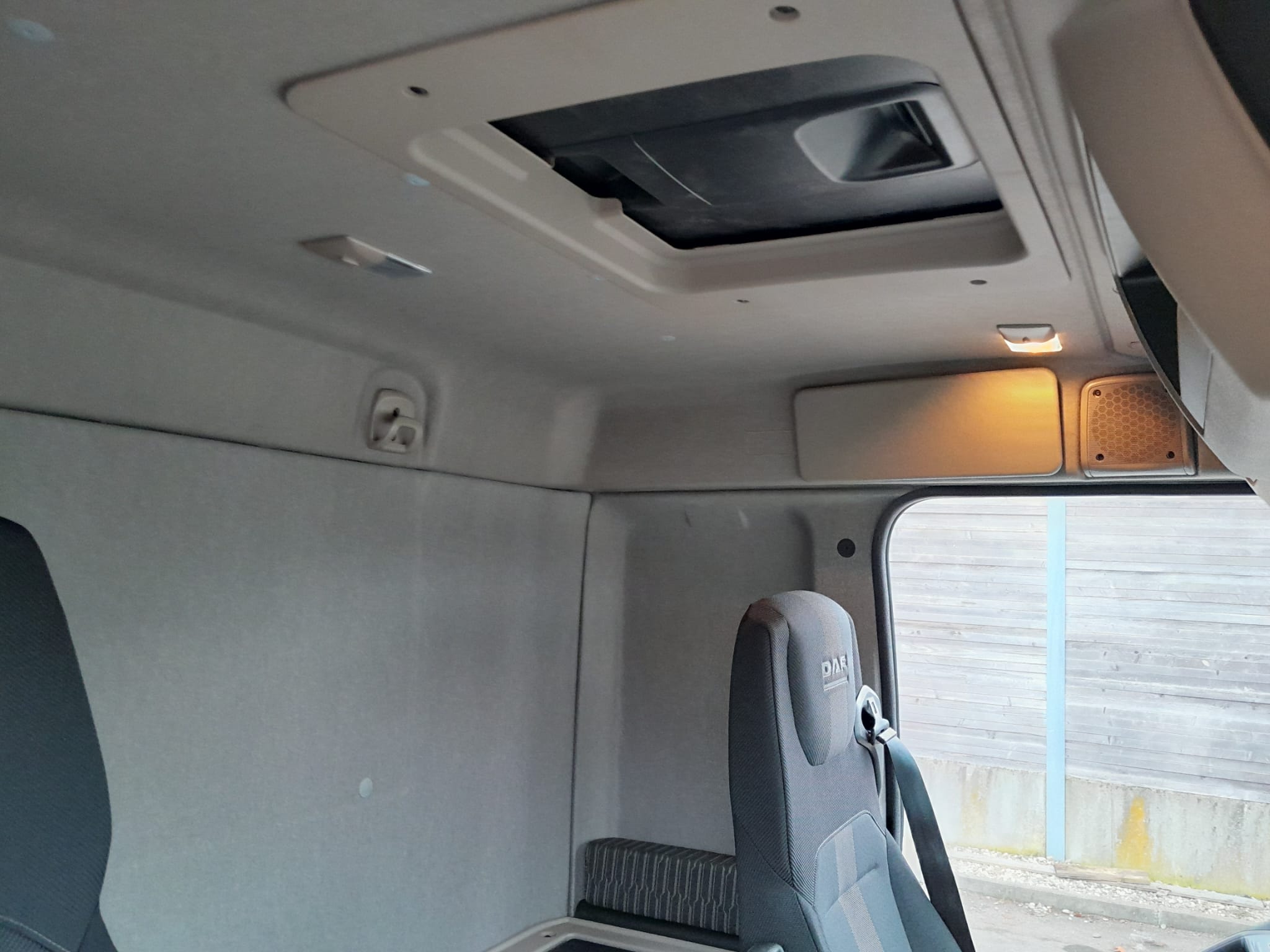 DAF XB 230 FA 4X2 22