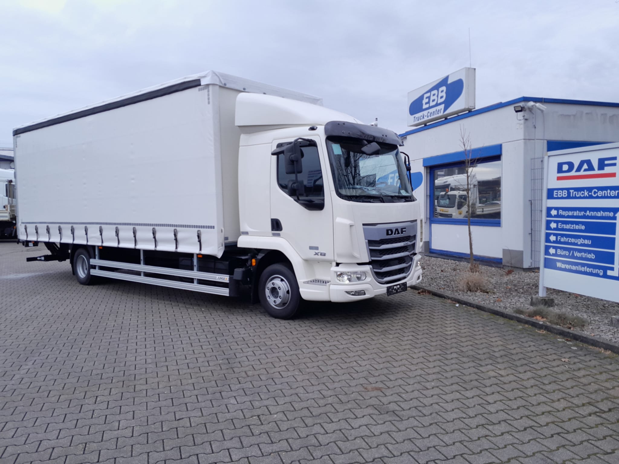 DAF XB 230 FA 4X2 0