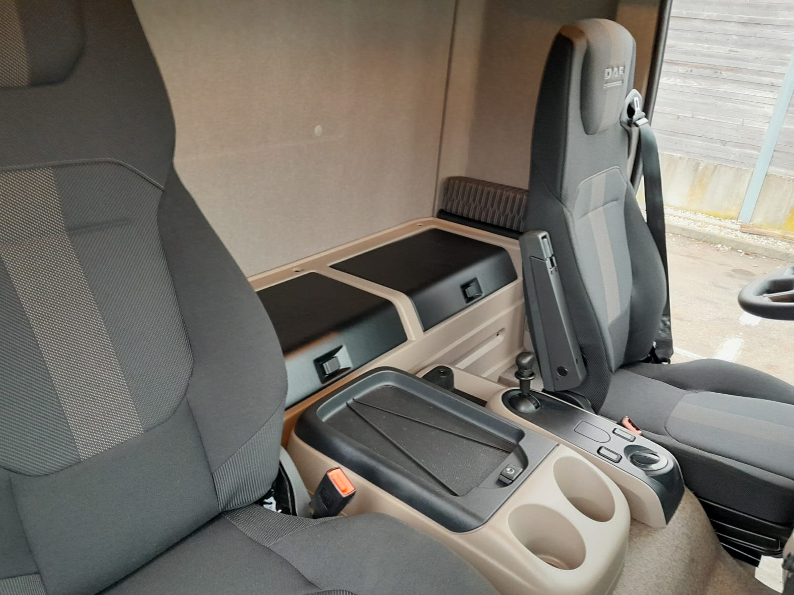 DAF XB 230 FA 4X2 23