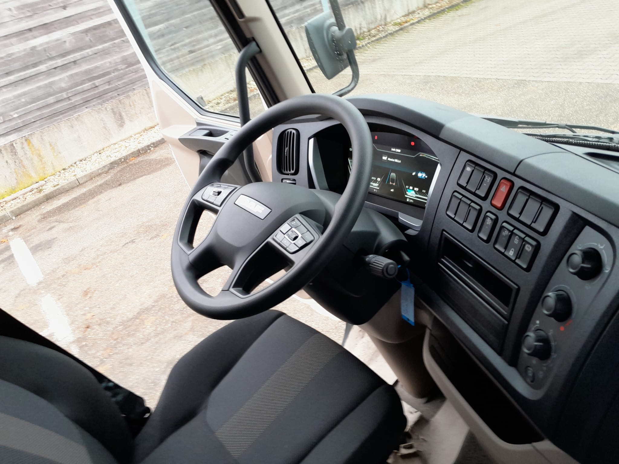 DAF XB 230 FA 4X2 17