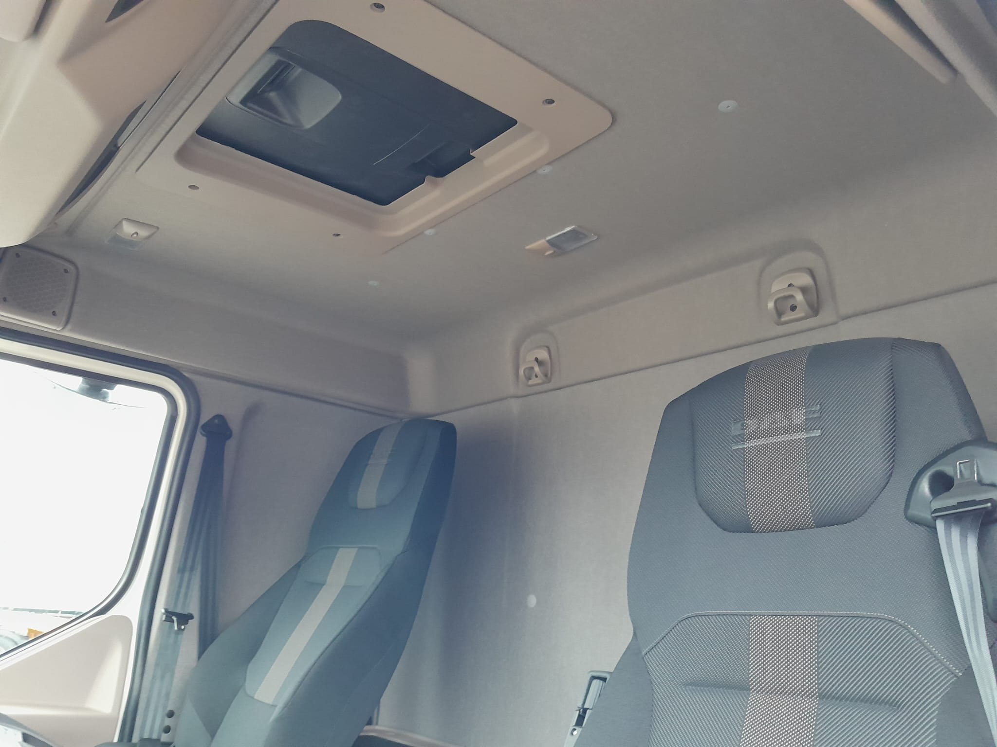 DAF XB 230 FA 4X2 18