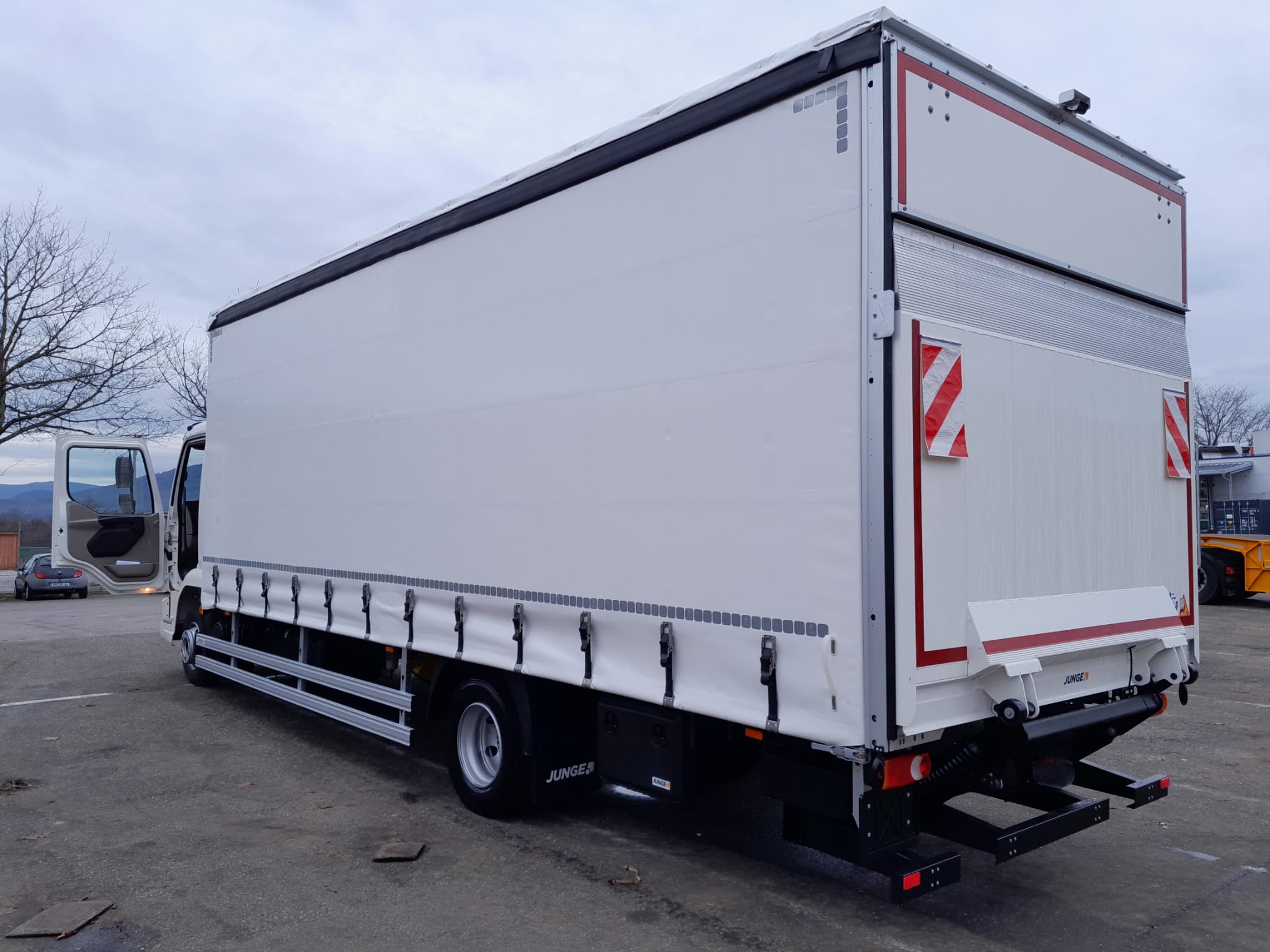 DAF XB 230 FA 4X2 11