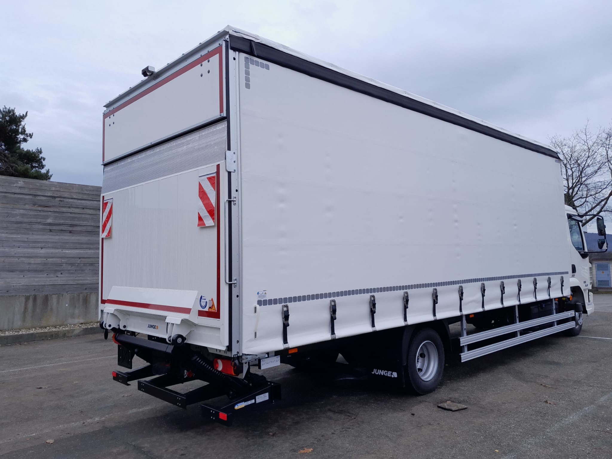 DAF XB 230 FA 4X2 7