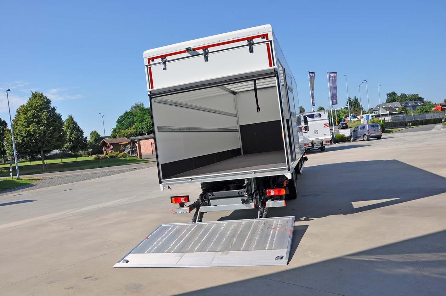DAF XB 230 FA 4X2 4