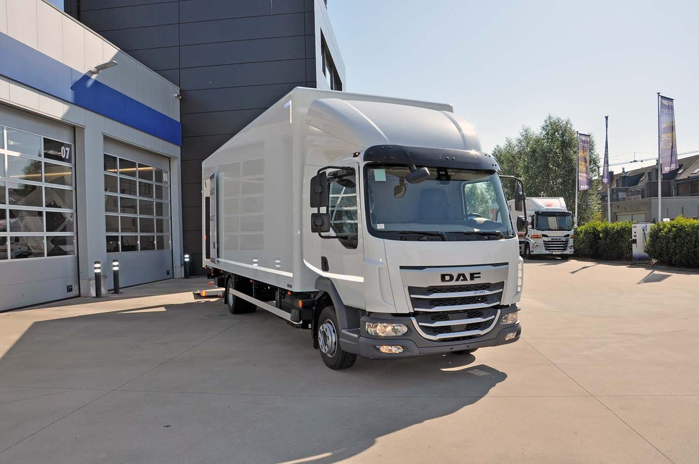 DAF XB 230 FA 4X2 3