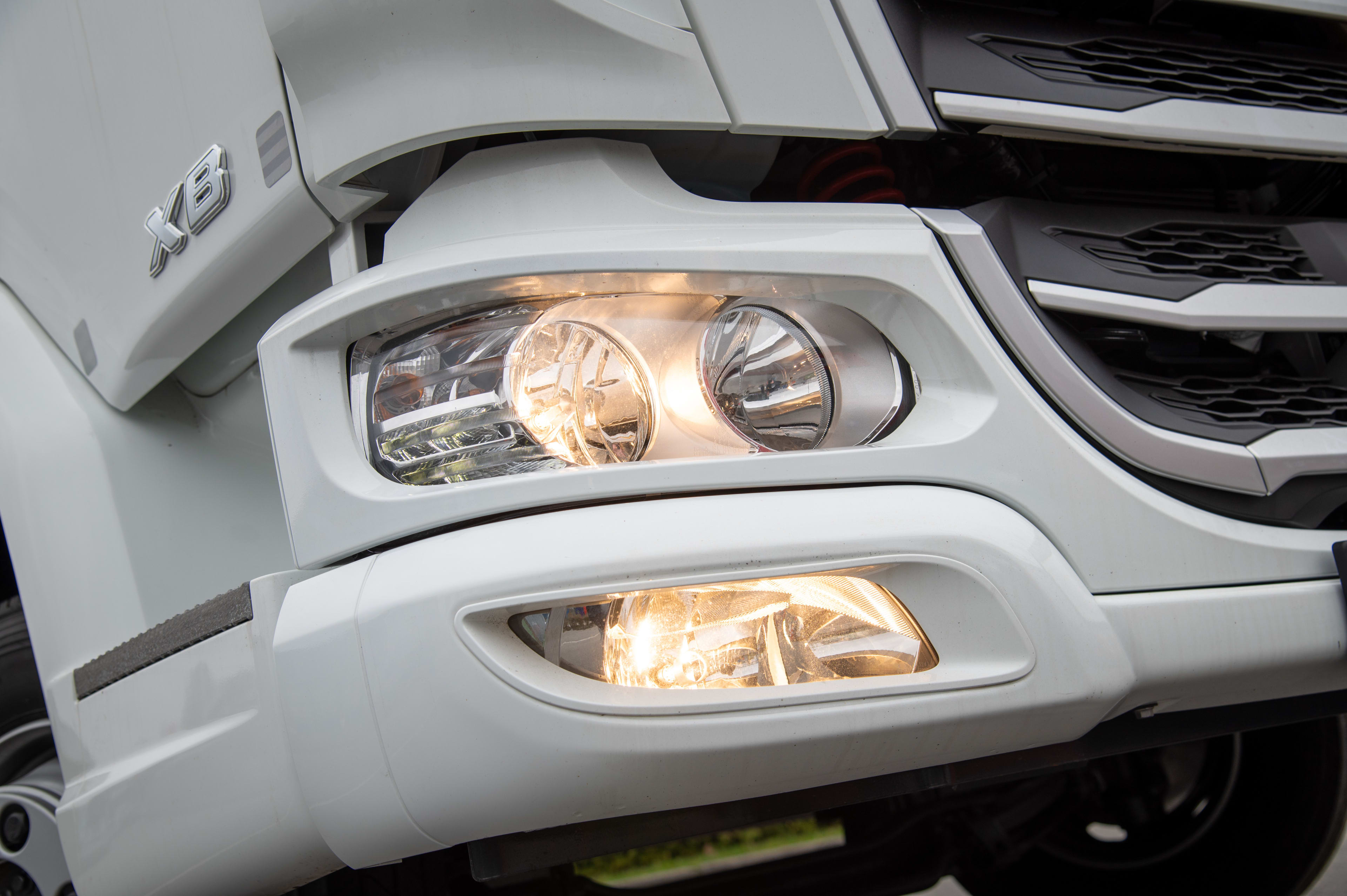 DAF XB 230 FA 4X2 10