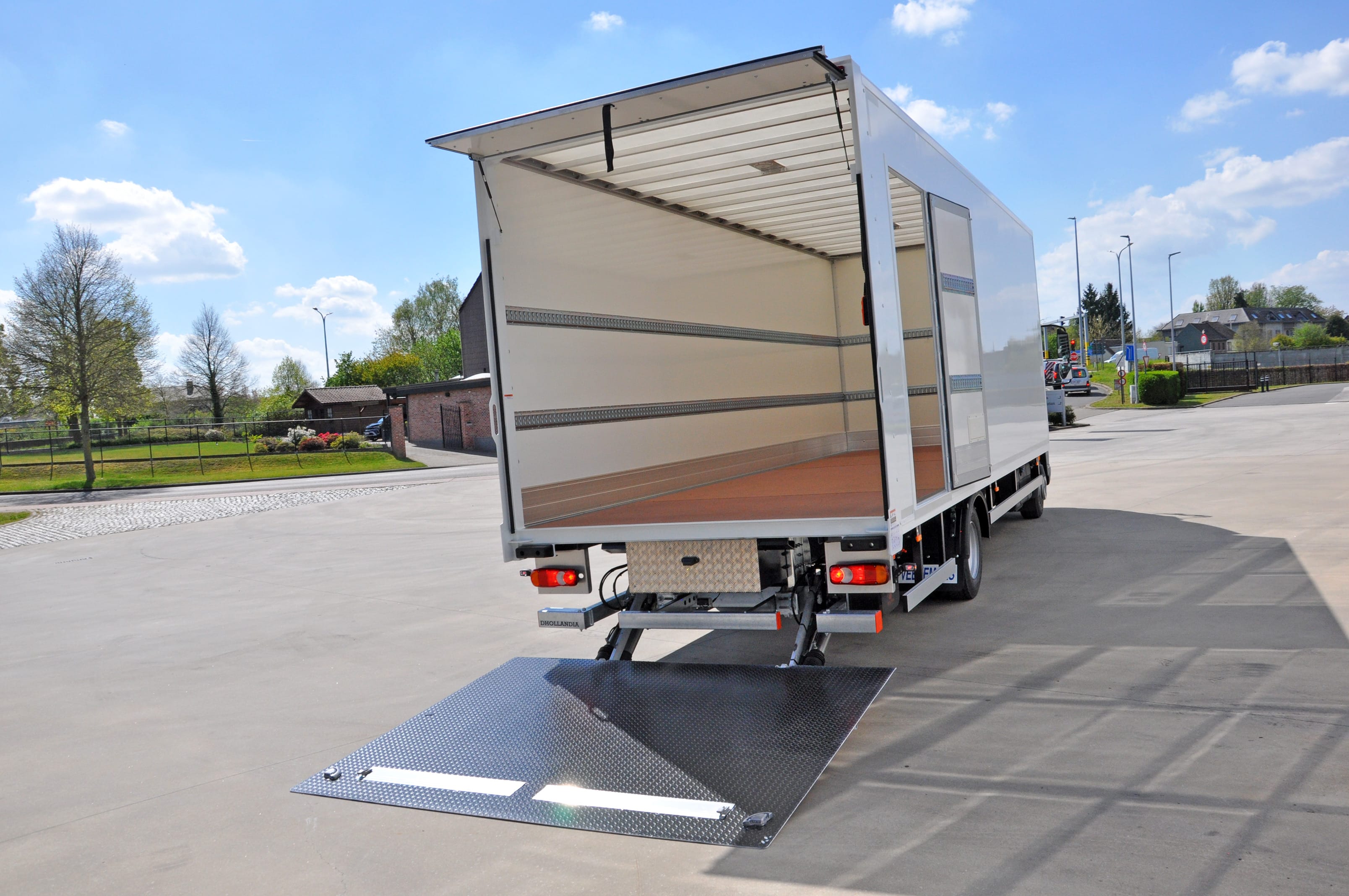 DAF XB 230 FA 4X2 9