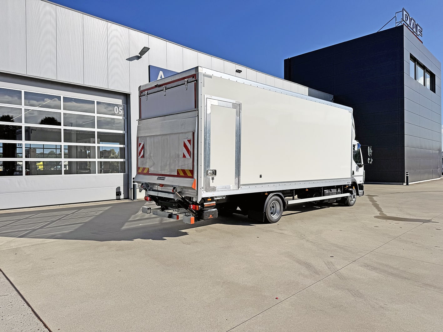 DAF XB 230 FA 4X2 10