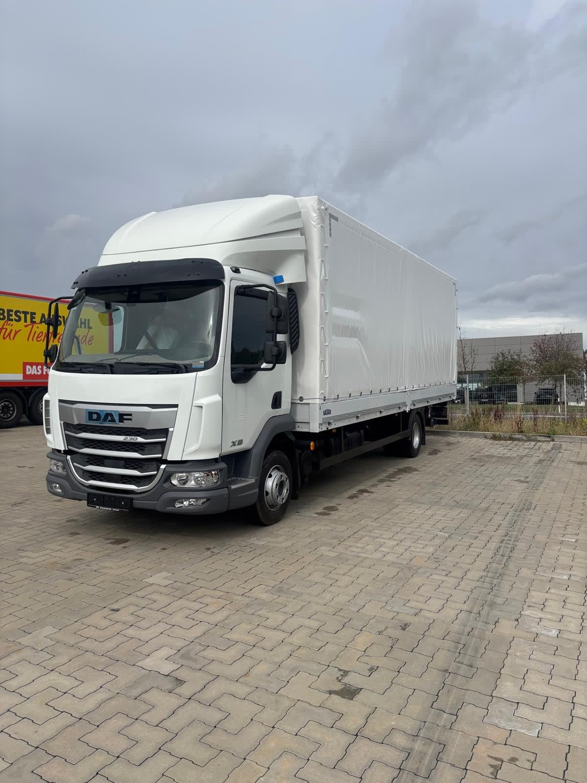 DAF XB 230 FA 4X2 1