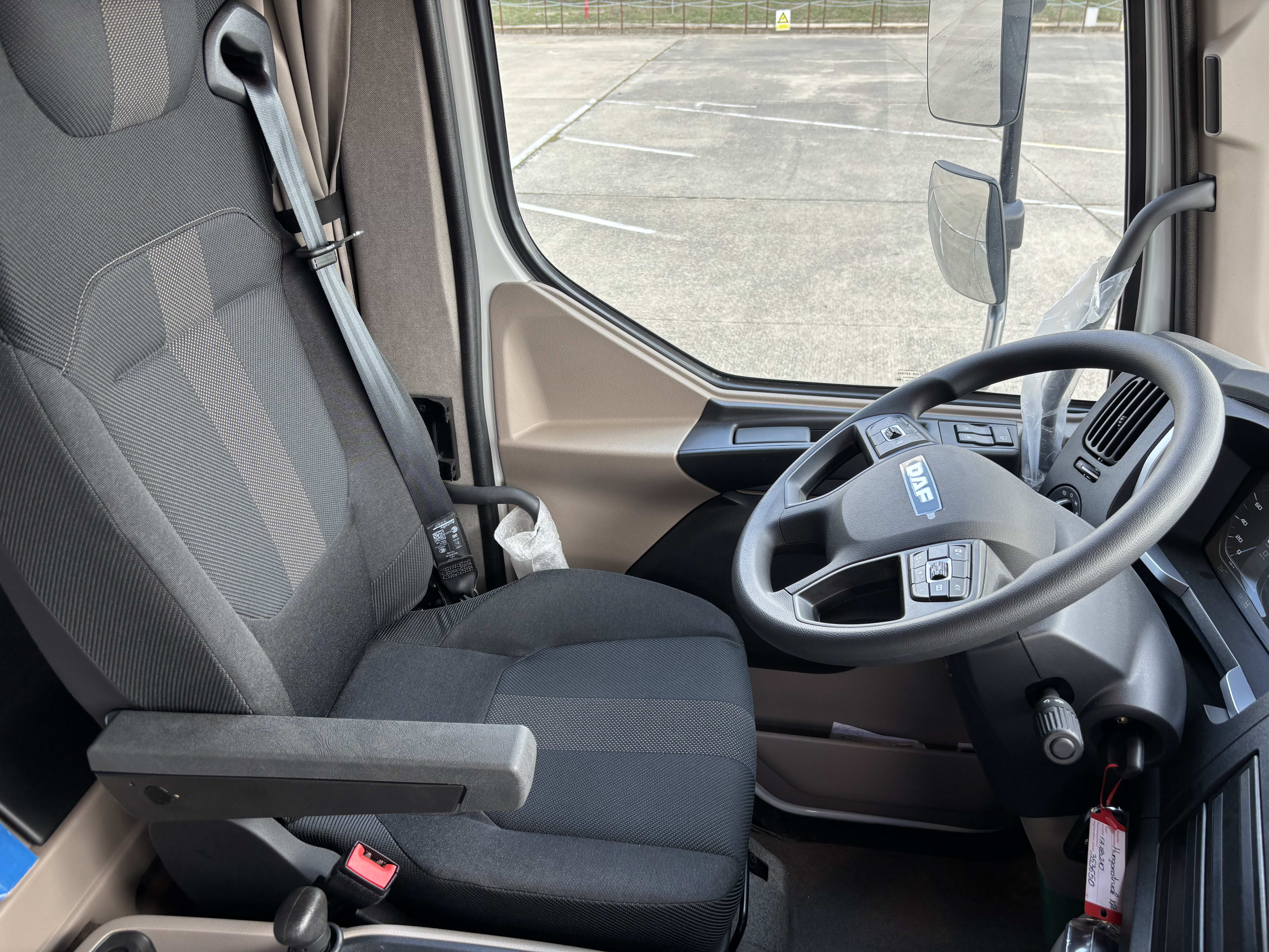 DAF XB 230 FA 4X2 10