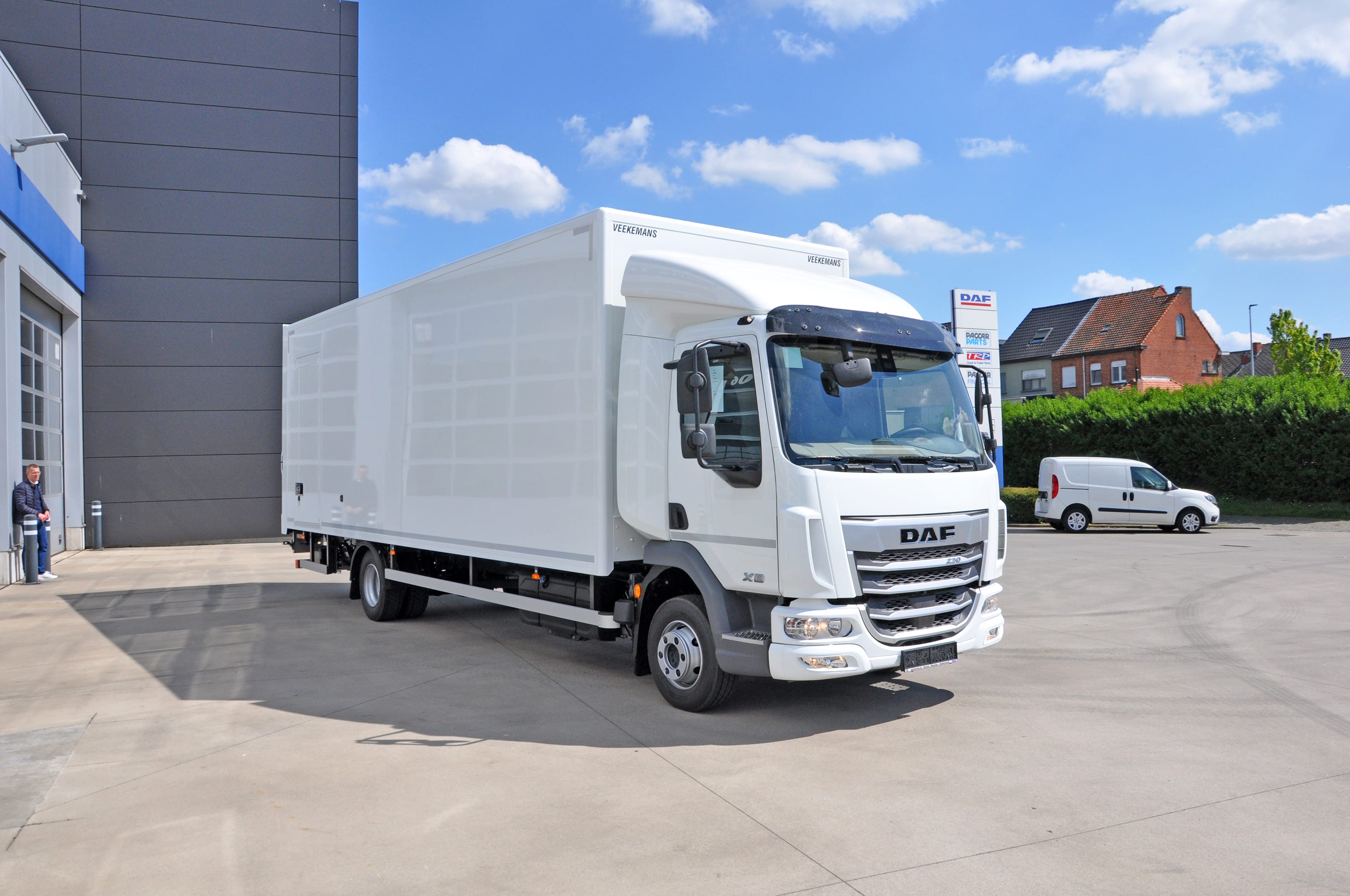 DAF XB 230 FA 4X2 6