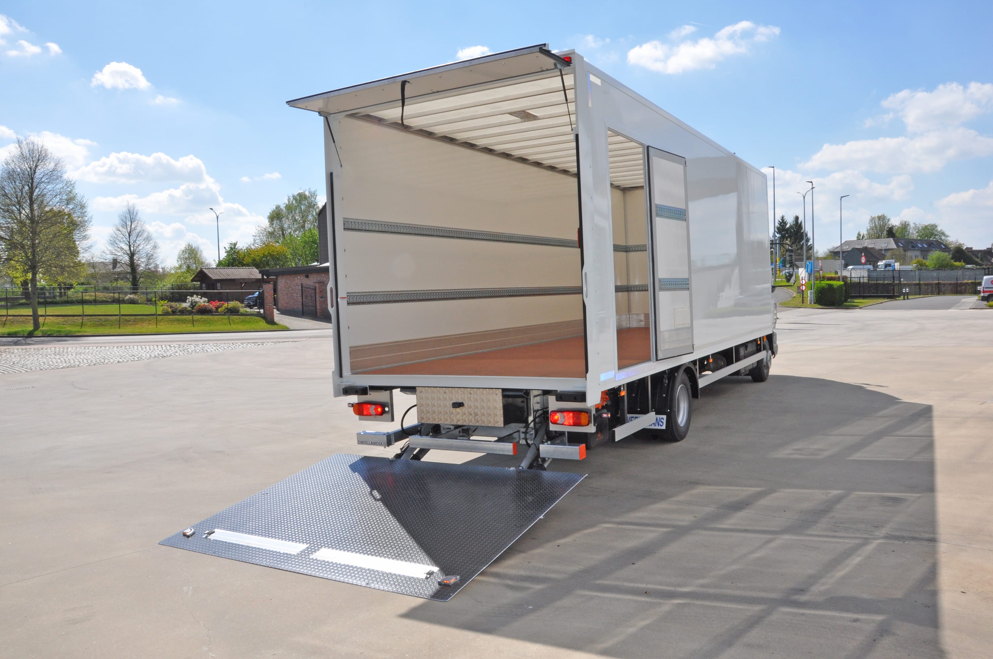 DAF XB 230 FA 4X2 9