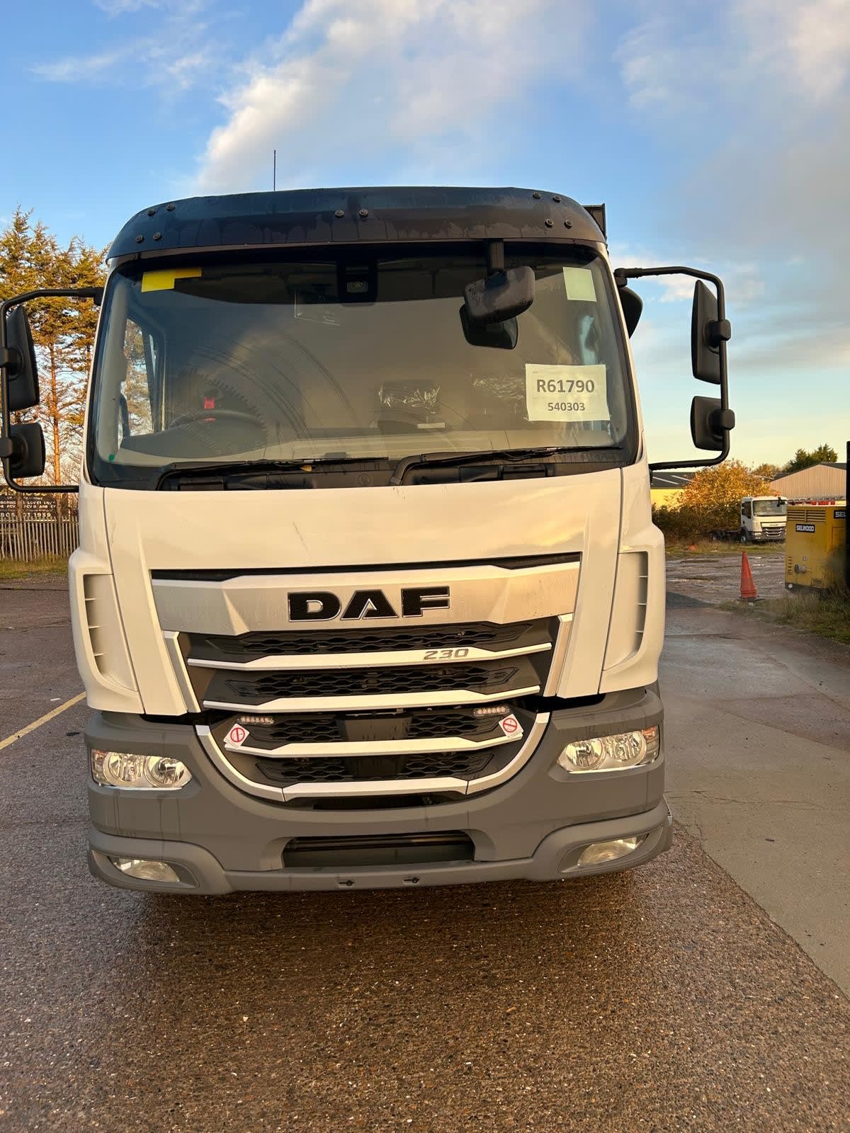 DAF XB 230 FA 4X2 2