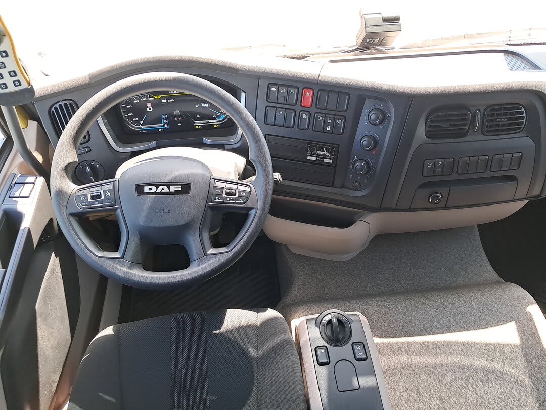 DAF XB 290 FA 4X2 24