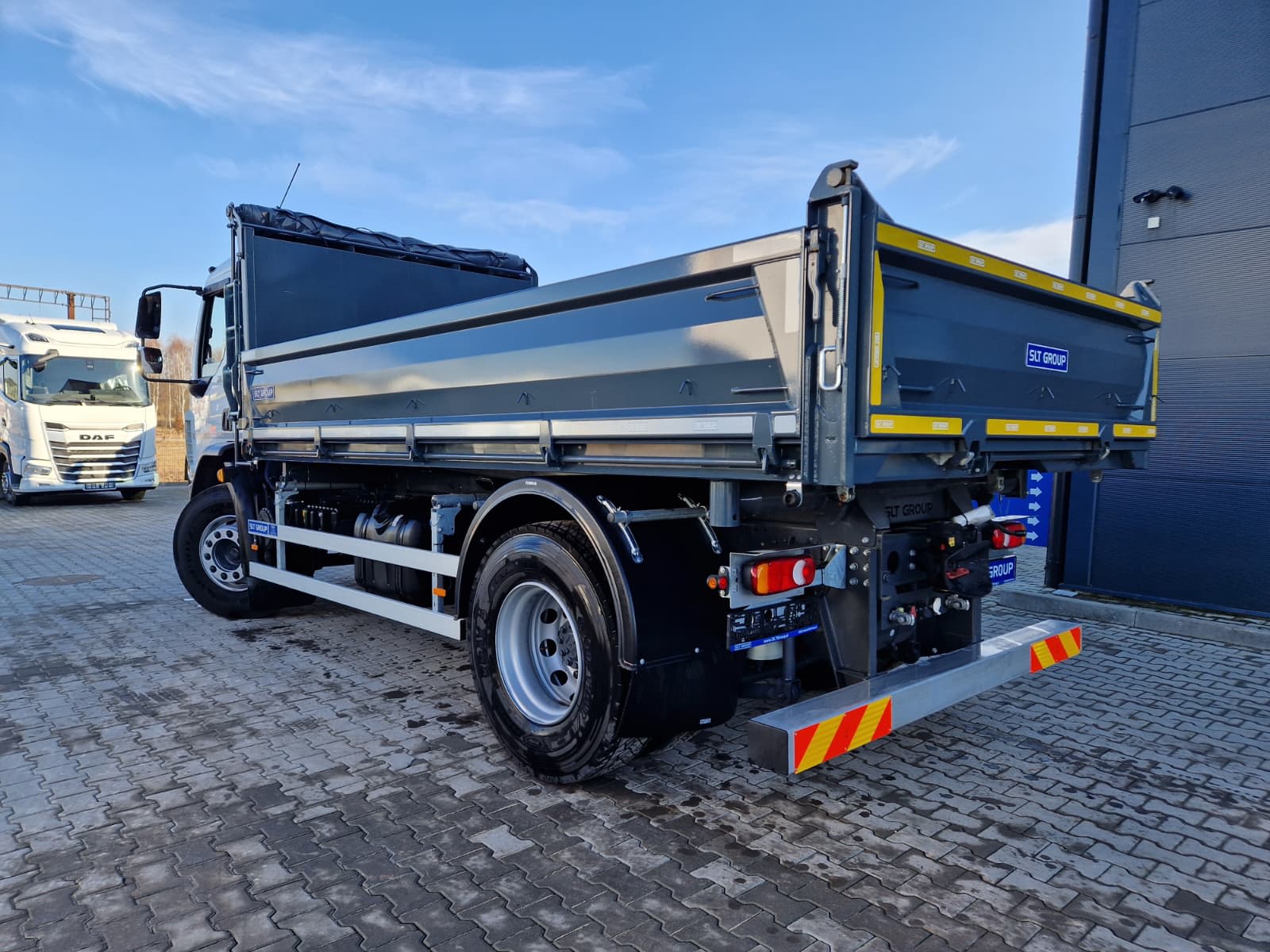 DAF XB 310 FA 4X2 15