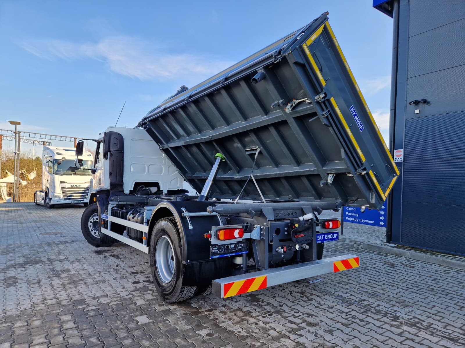 DAF XB 310 FA 4X2 12