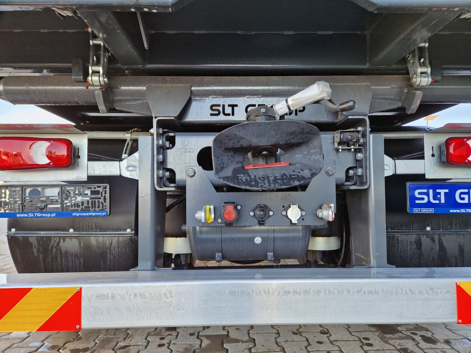 DAF XB 310 FA 4X2 19