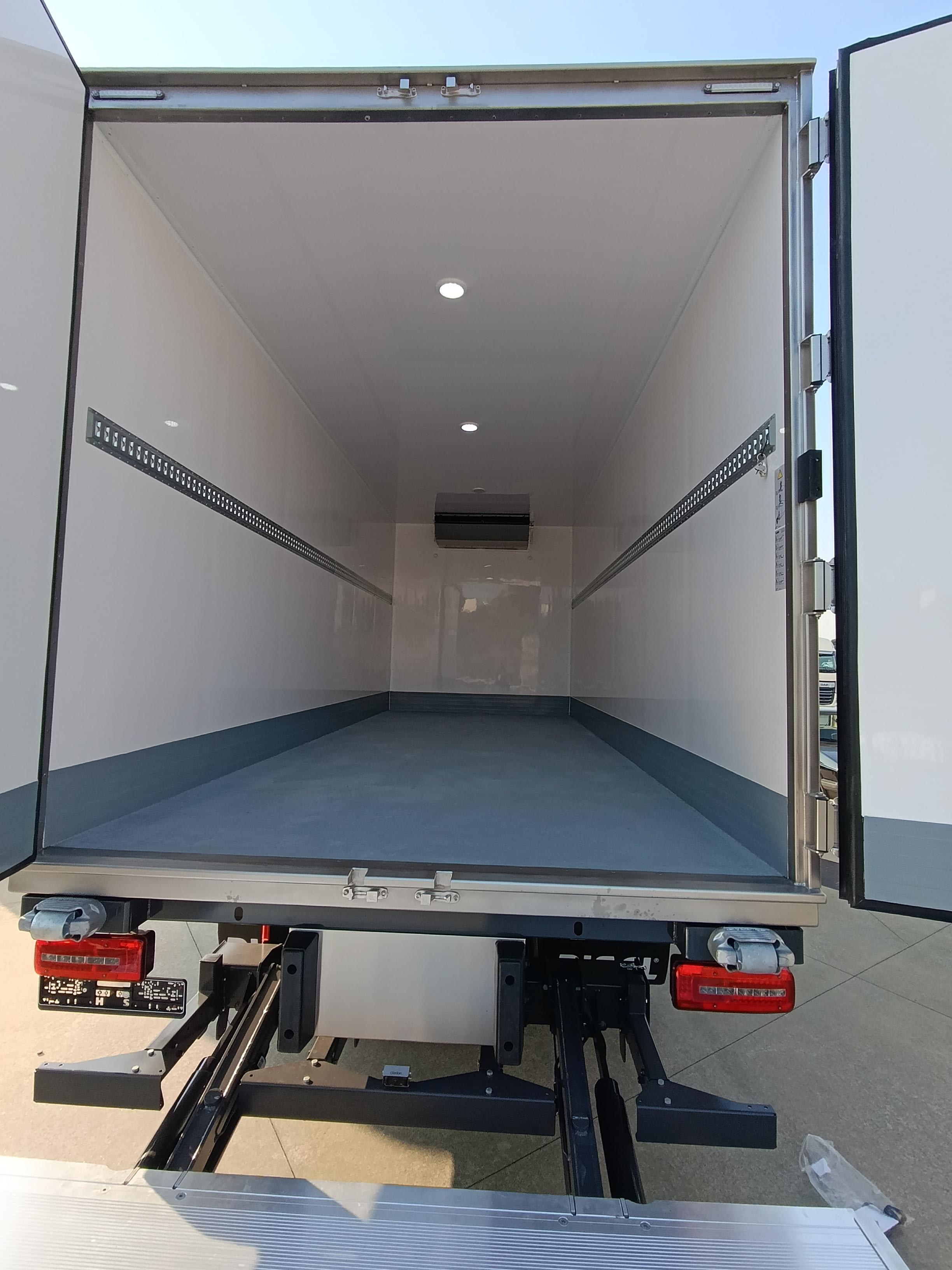 DAF XB 310 FA 4X2 6