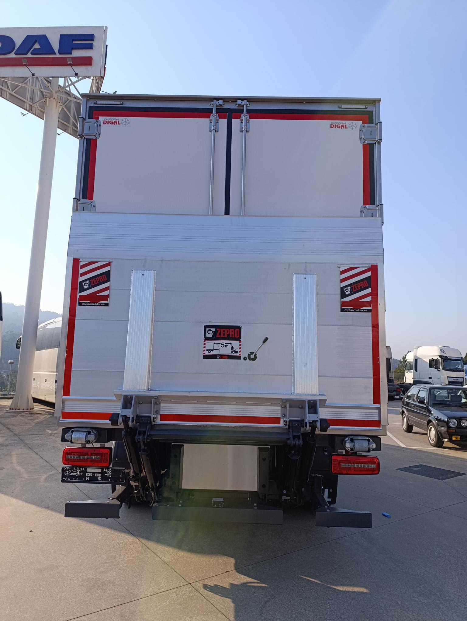 DAF XB 310 FA 4X2 9