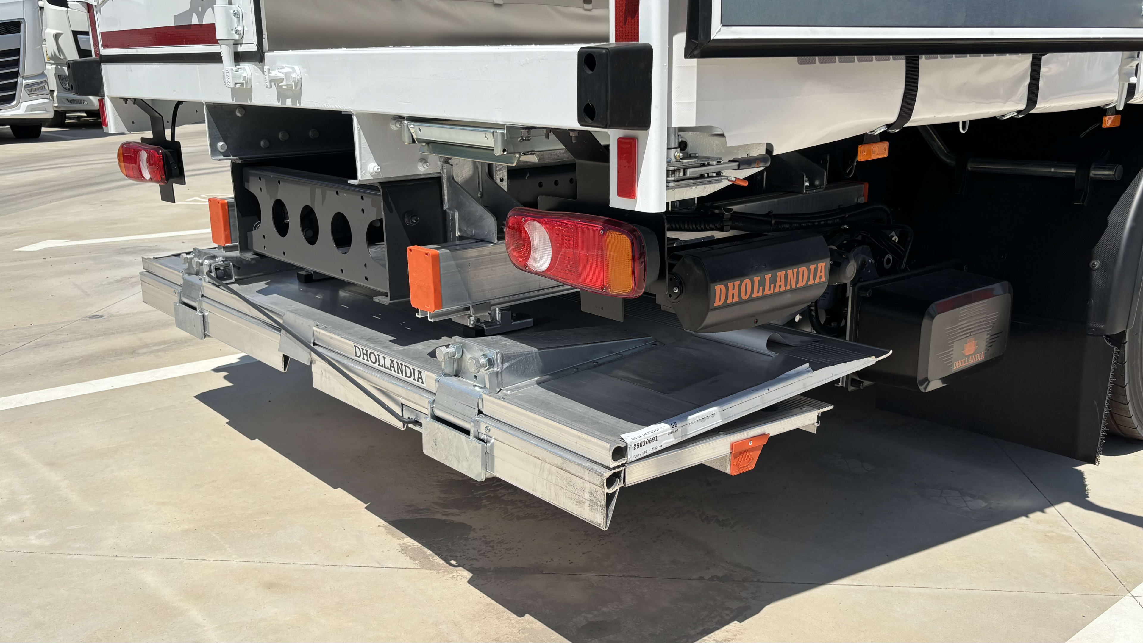 DAF XB 310 FA 4X2 14