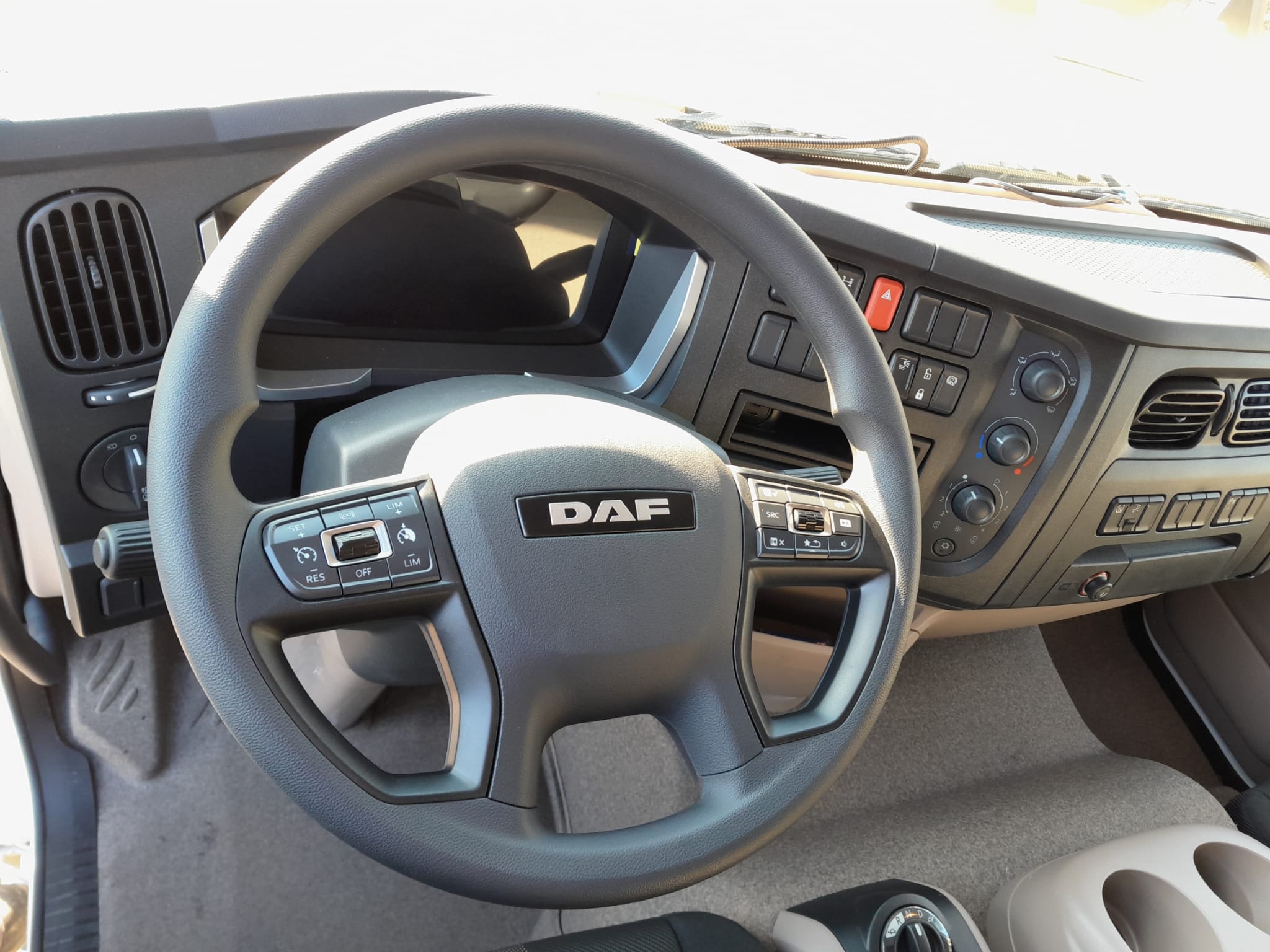 DAF XB 310 FA 4X2 29