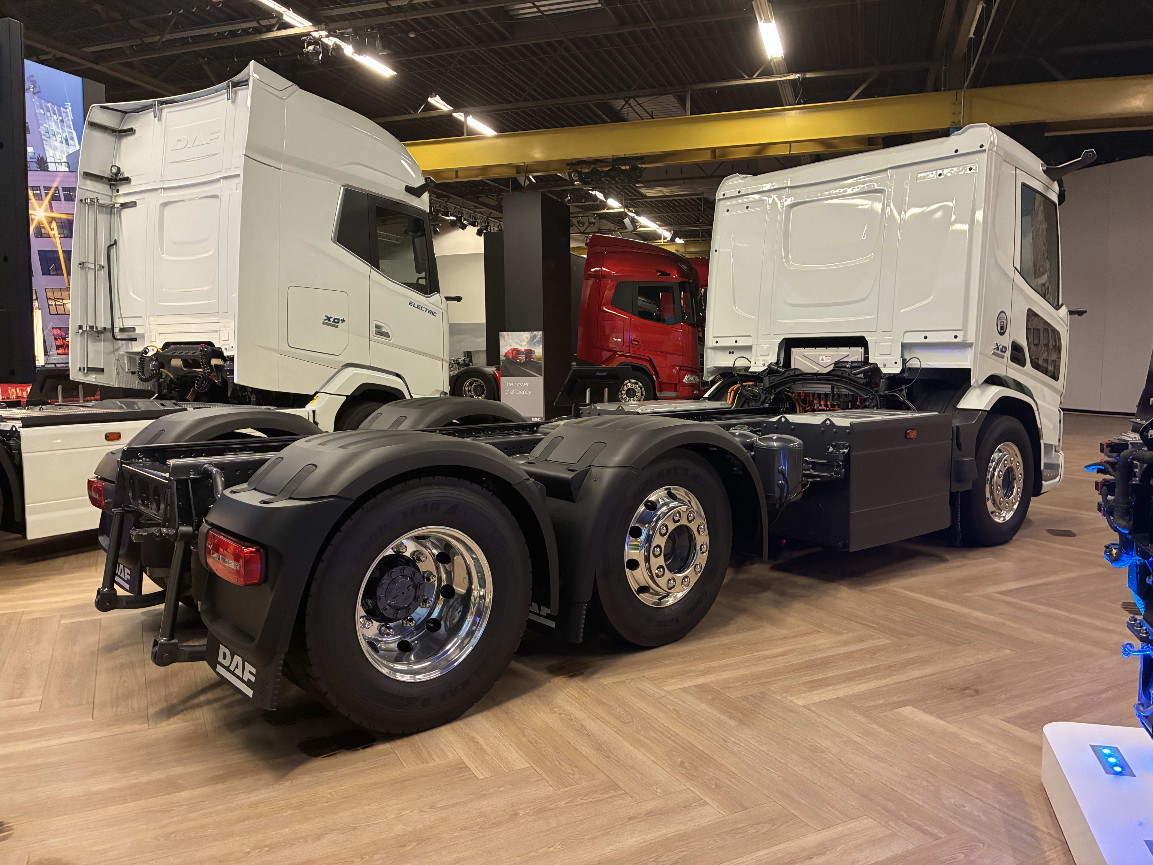 DAF XD 220 FAG 6X2 G 4