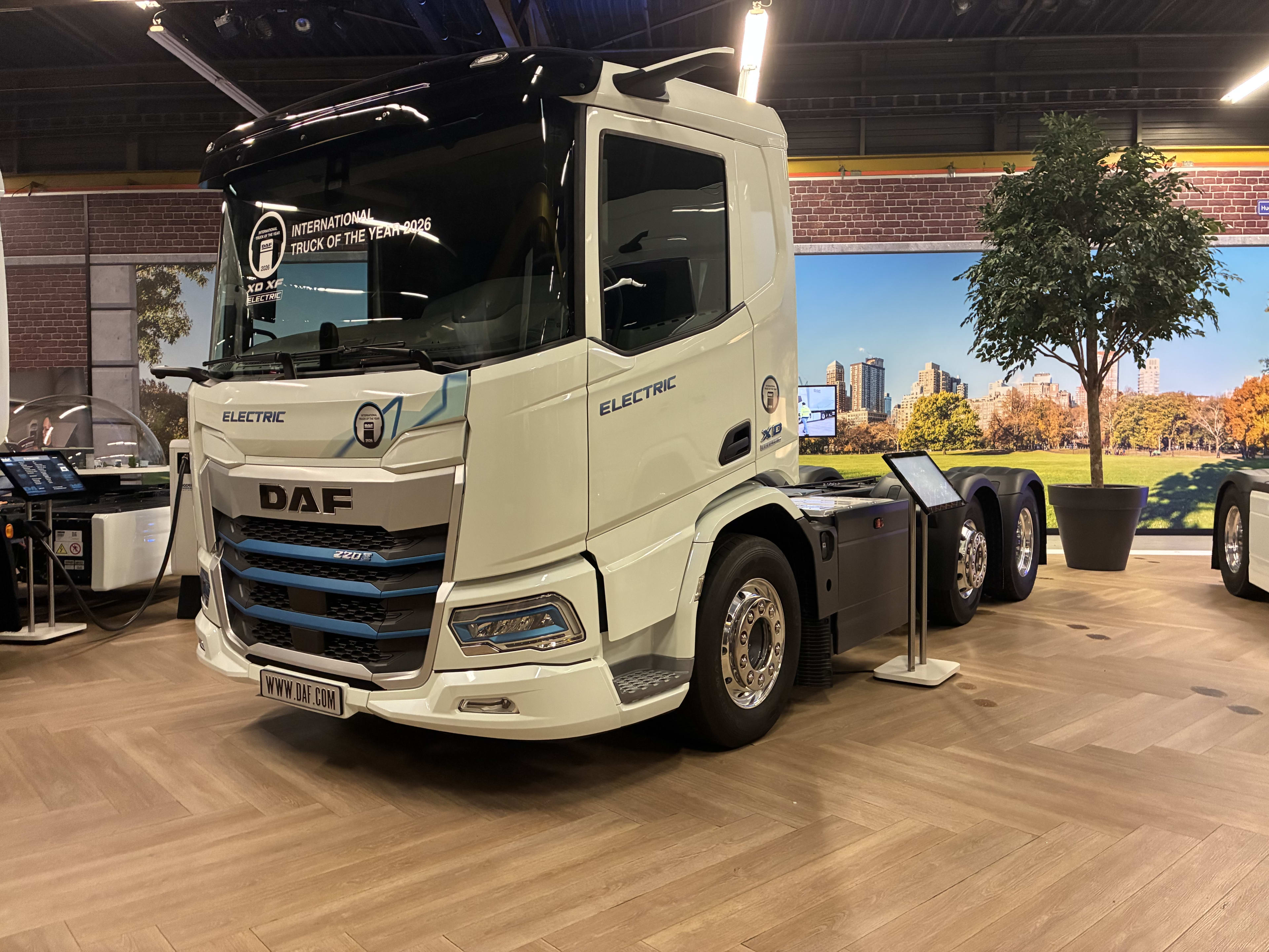 DAF XD 220 FAG 6X2 G 0