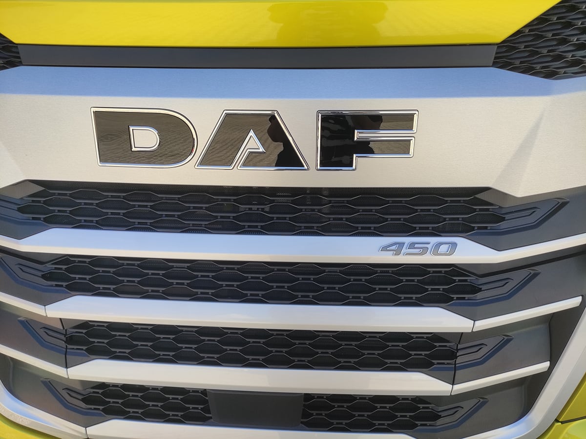DAF XD 450 FAN 6X2 N 12
