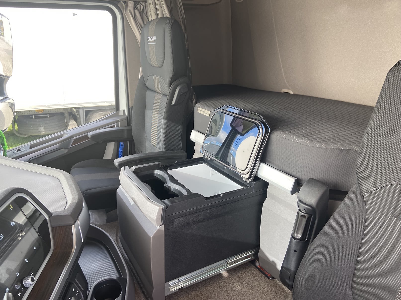 DAF XD 450 FAN 6X2 N 4