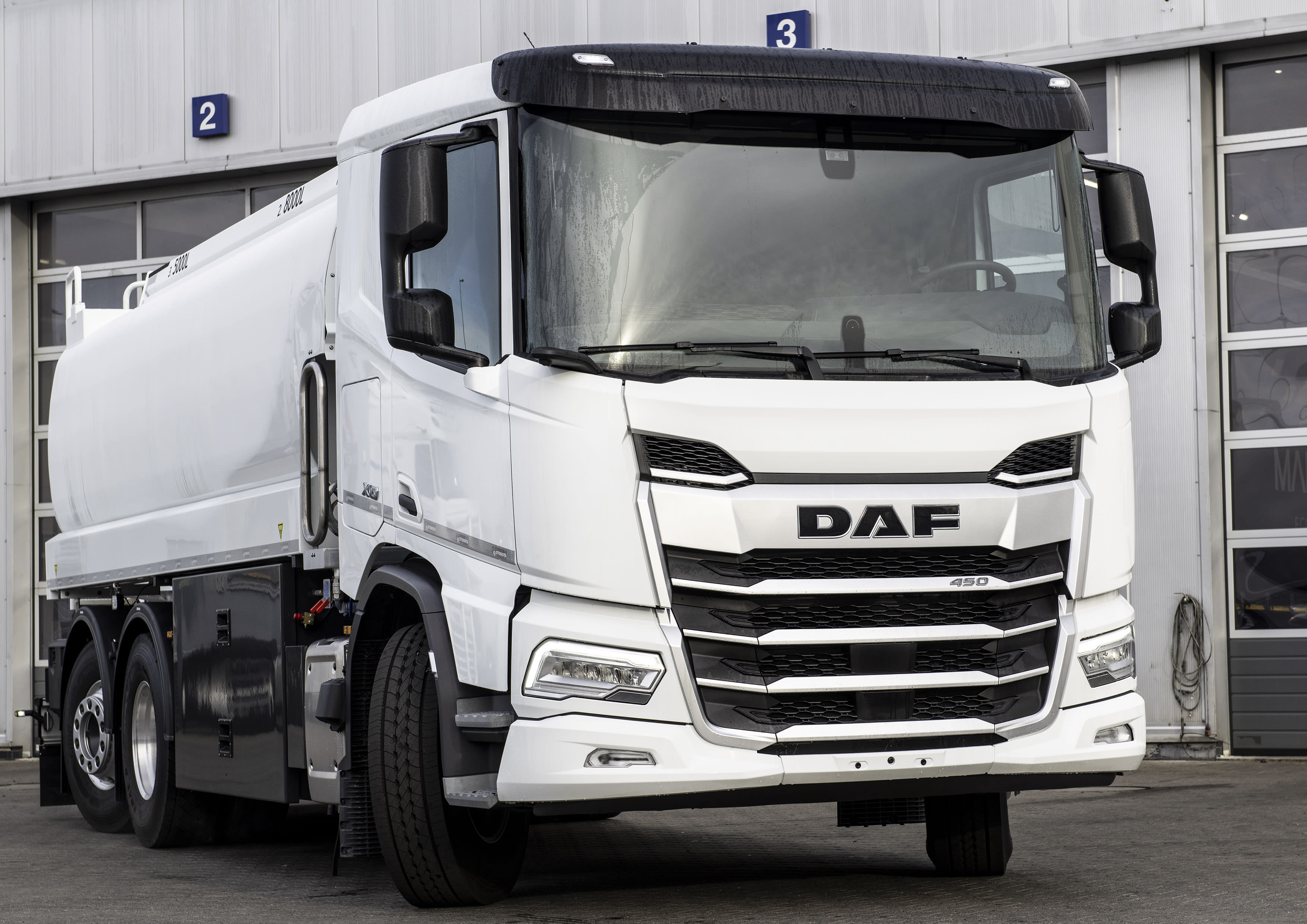 DAF XD 450 FAN 6X2 N 1