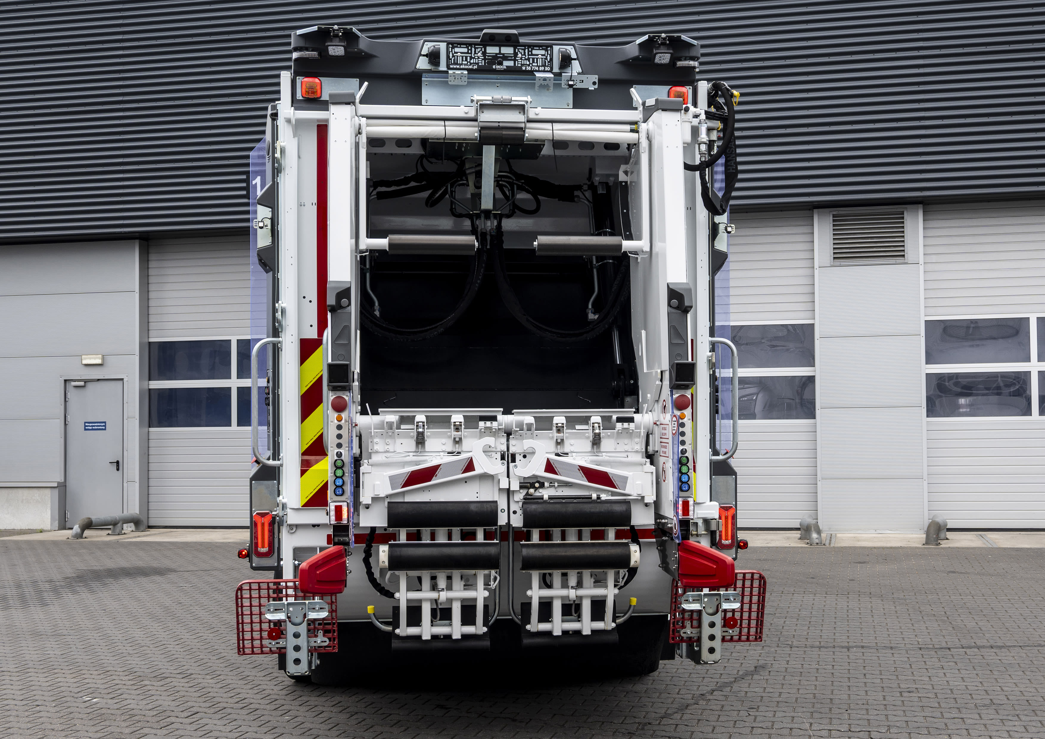 DAF XD 340 FAN 6X2 N 4