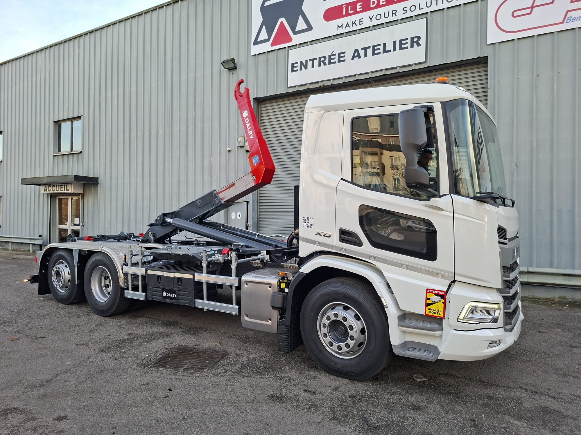 DAF XD 450 FAN 6X2 N 2