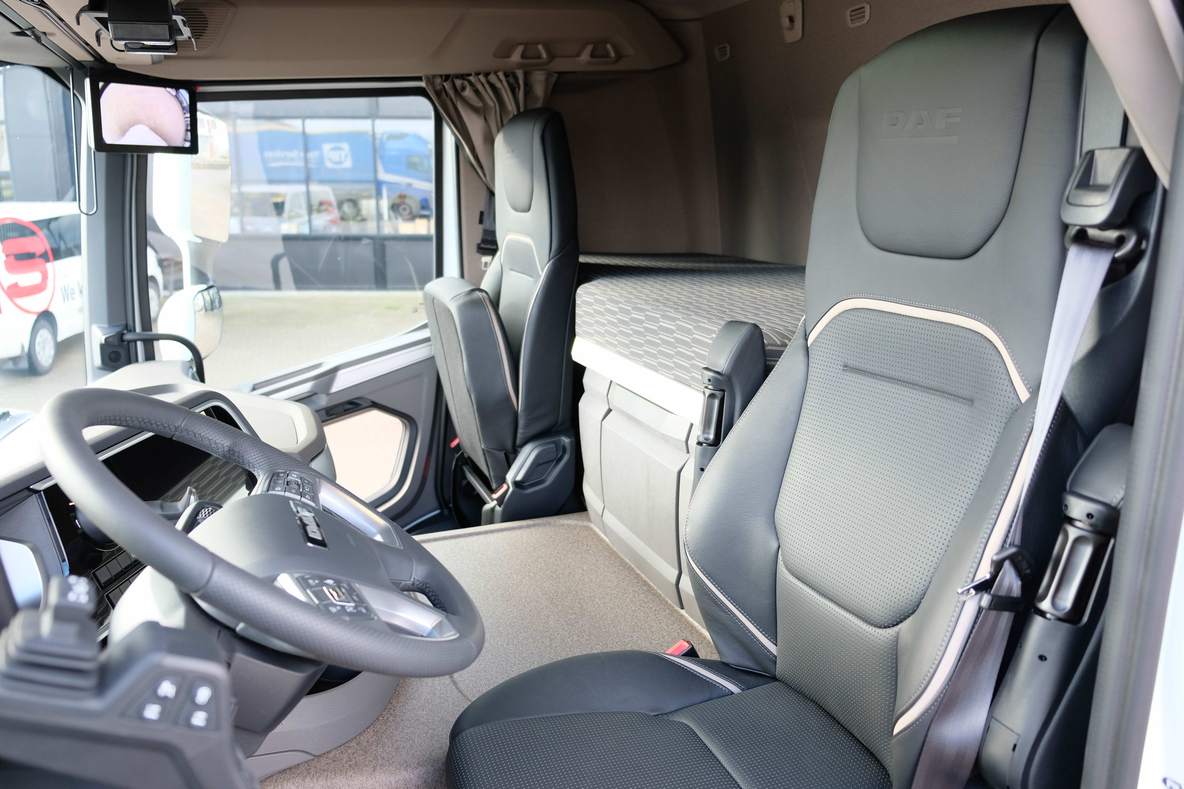 DAF XD 450 FAN 6X2 N 4