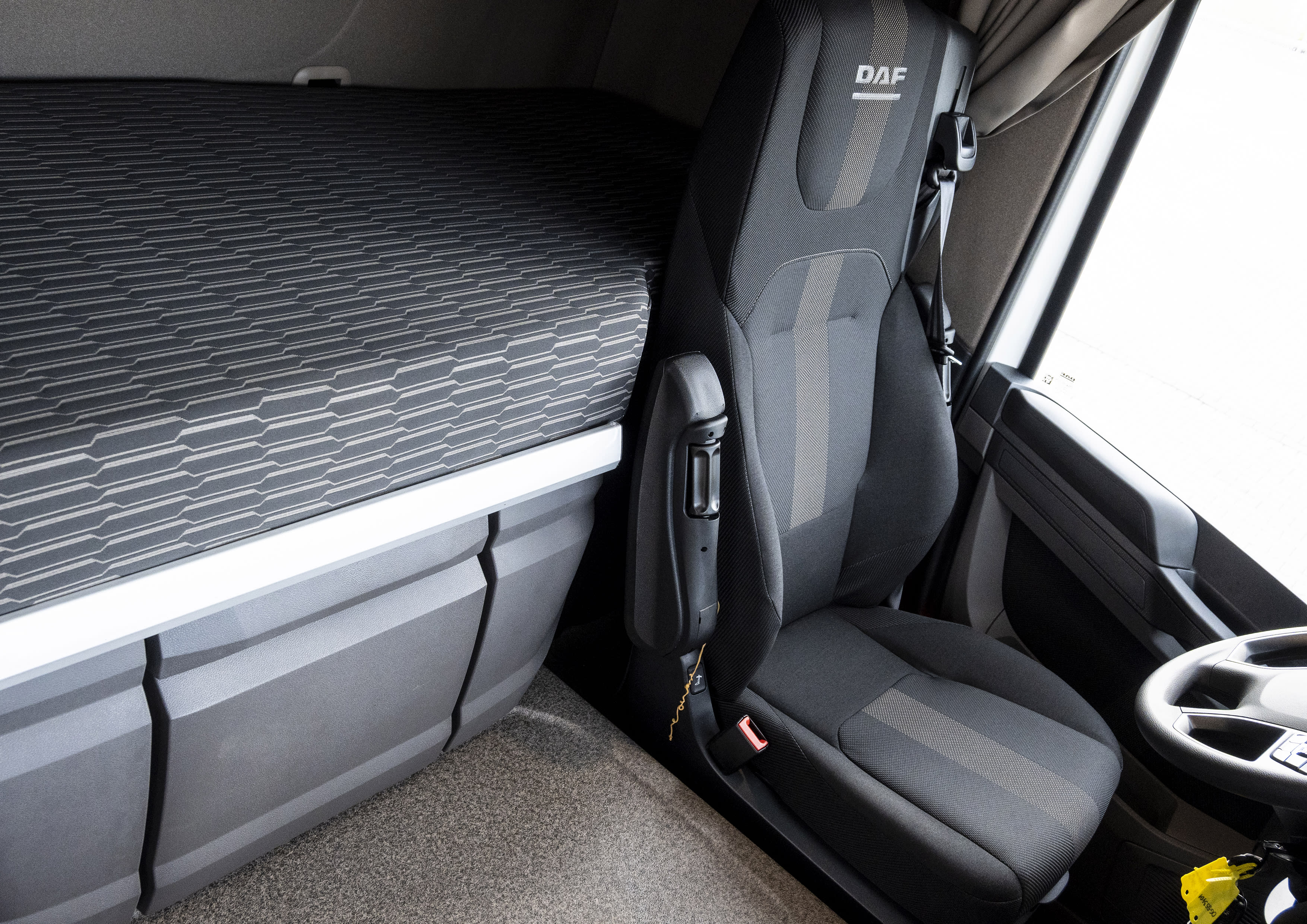 DAF XD 450 FAN 6X2 N 19