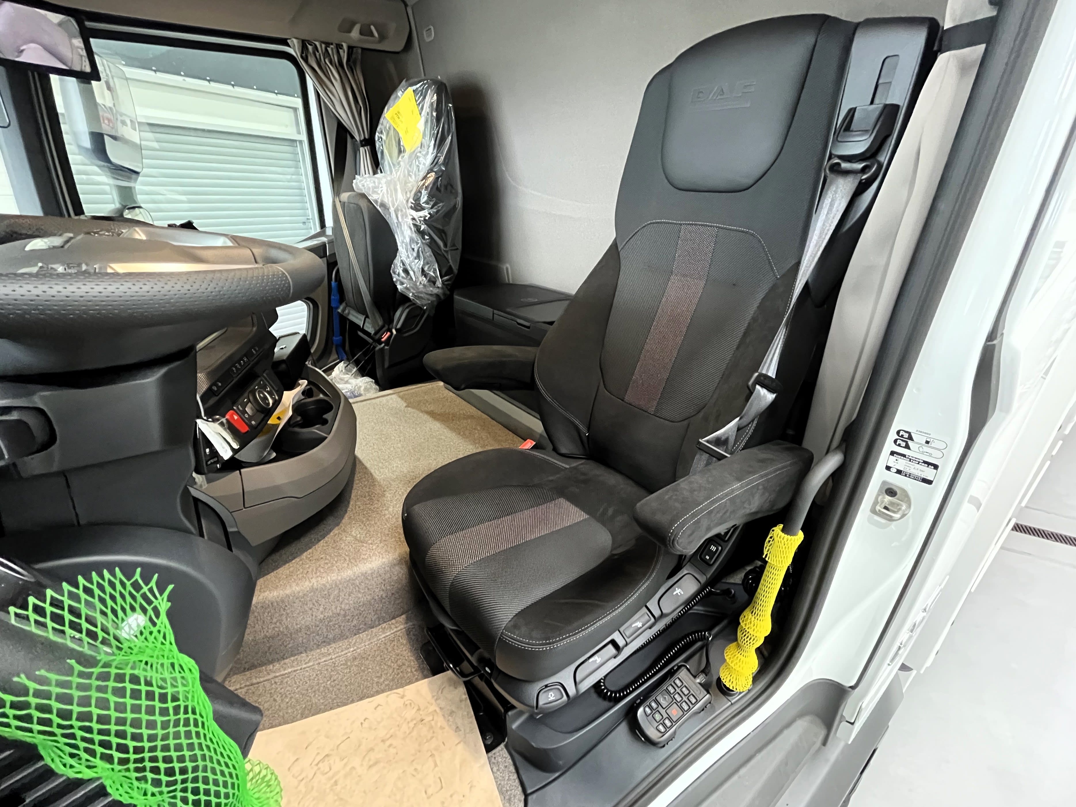 DAF XF 480 FAR 6X2 R 6