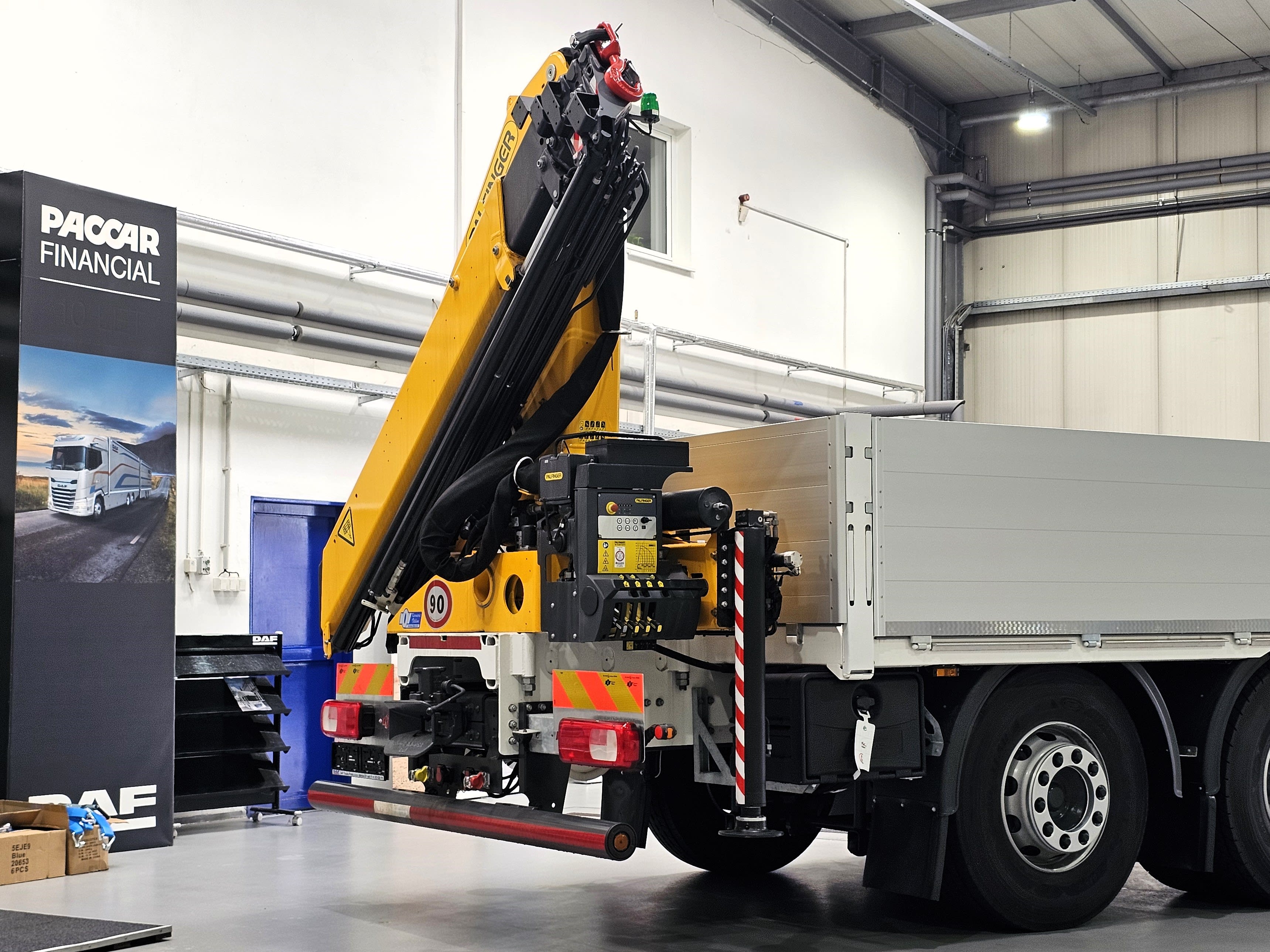 DAF XF 480 FAR 6X2 R 0