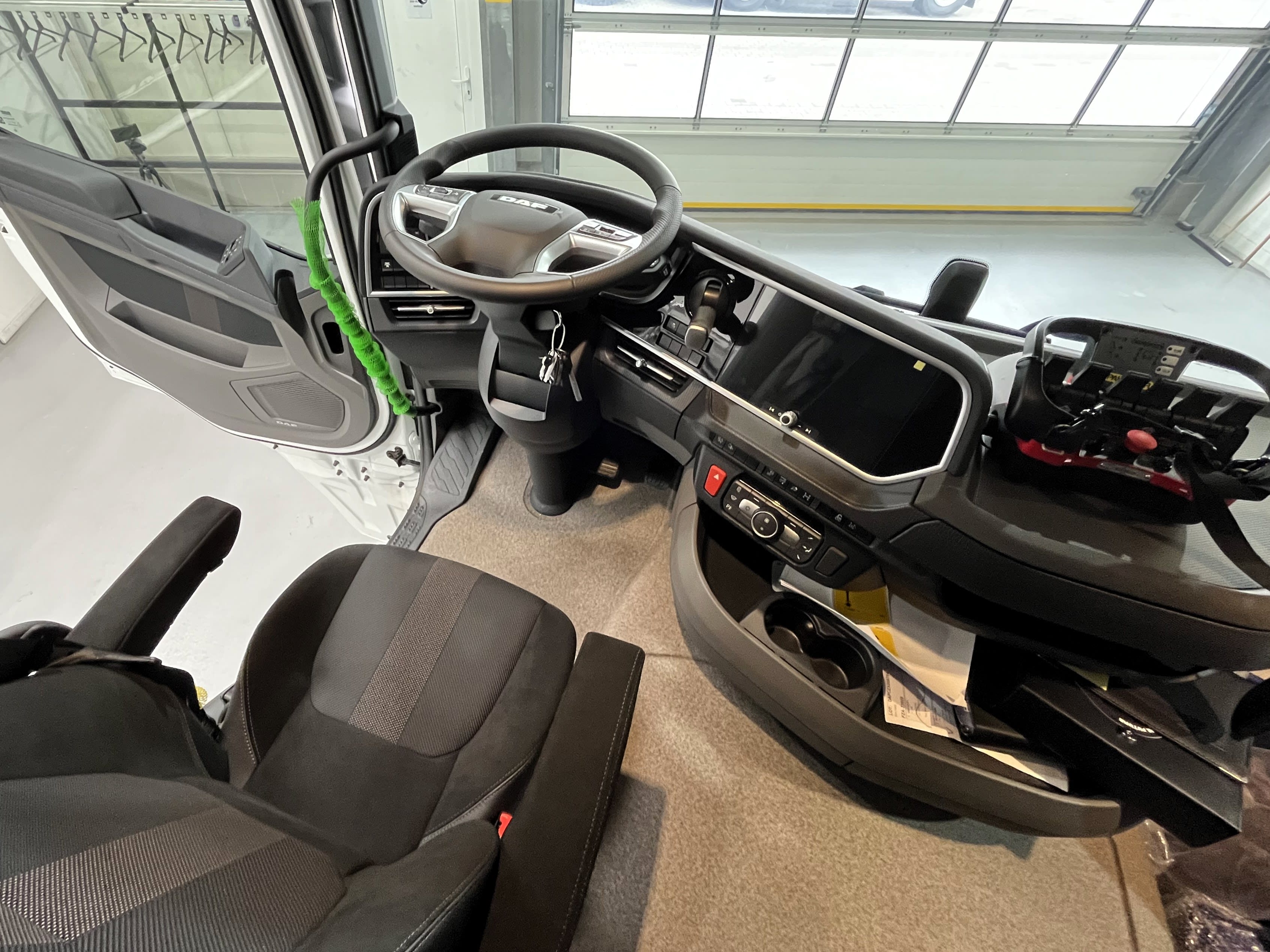 DAF XF 480 FAR 6X2 R 5