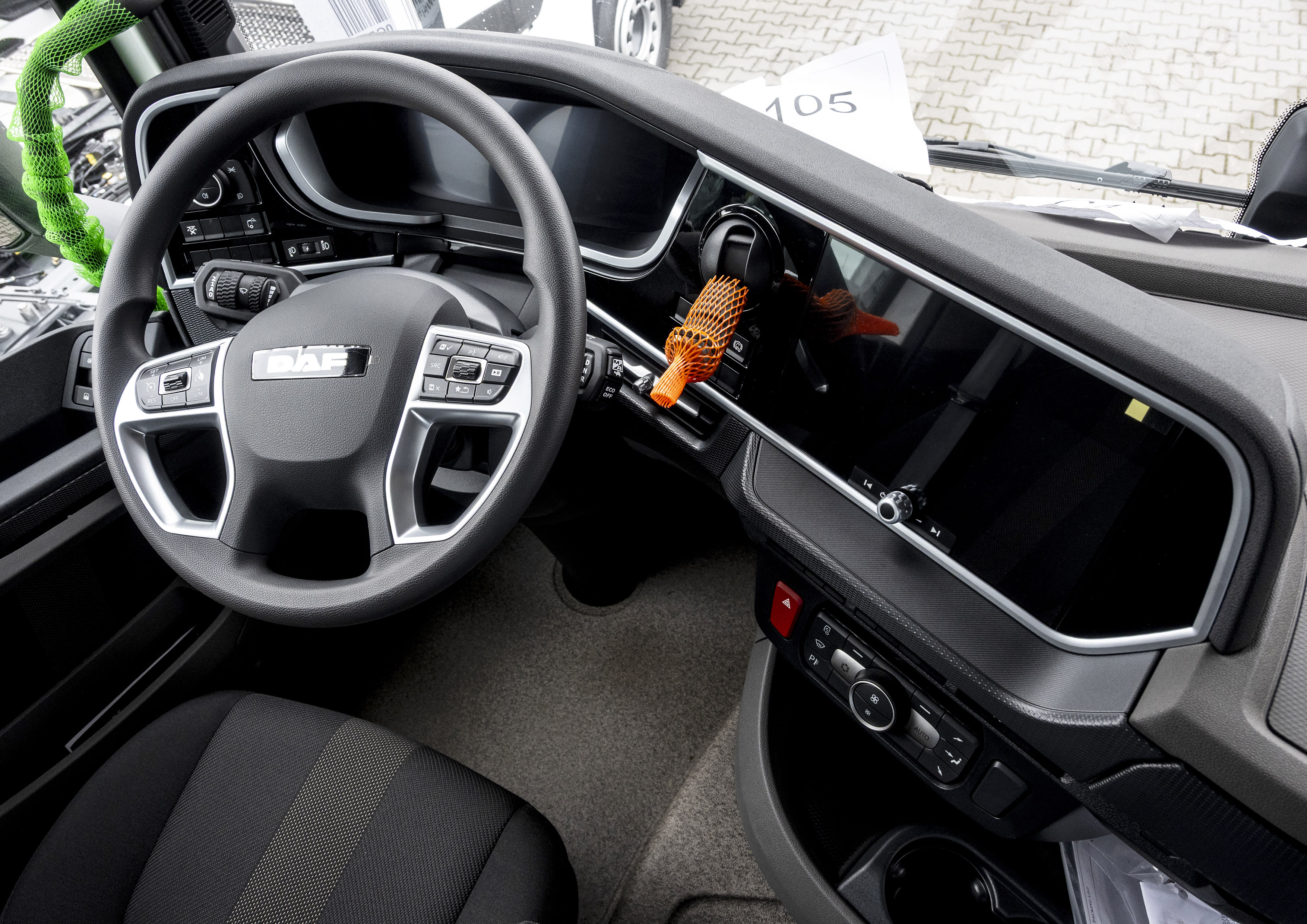 DAF XF 480 FAN 6X2 N 17