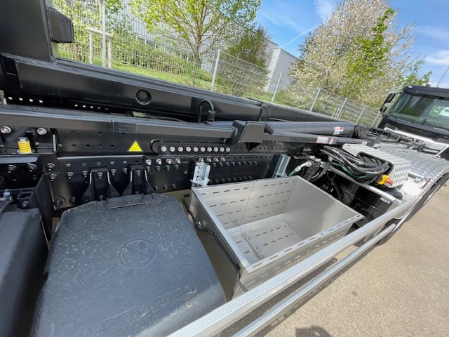 DAF XF 480 FAN 6X2 N 9