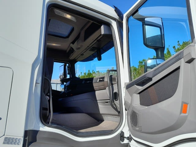 DAF XF 480 FAN 6X2 N 12