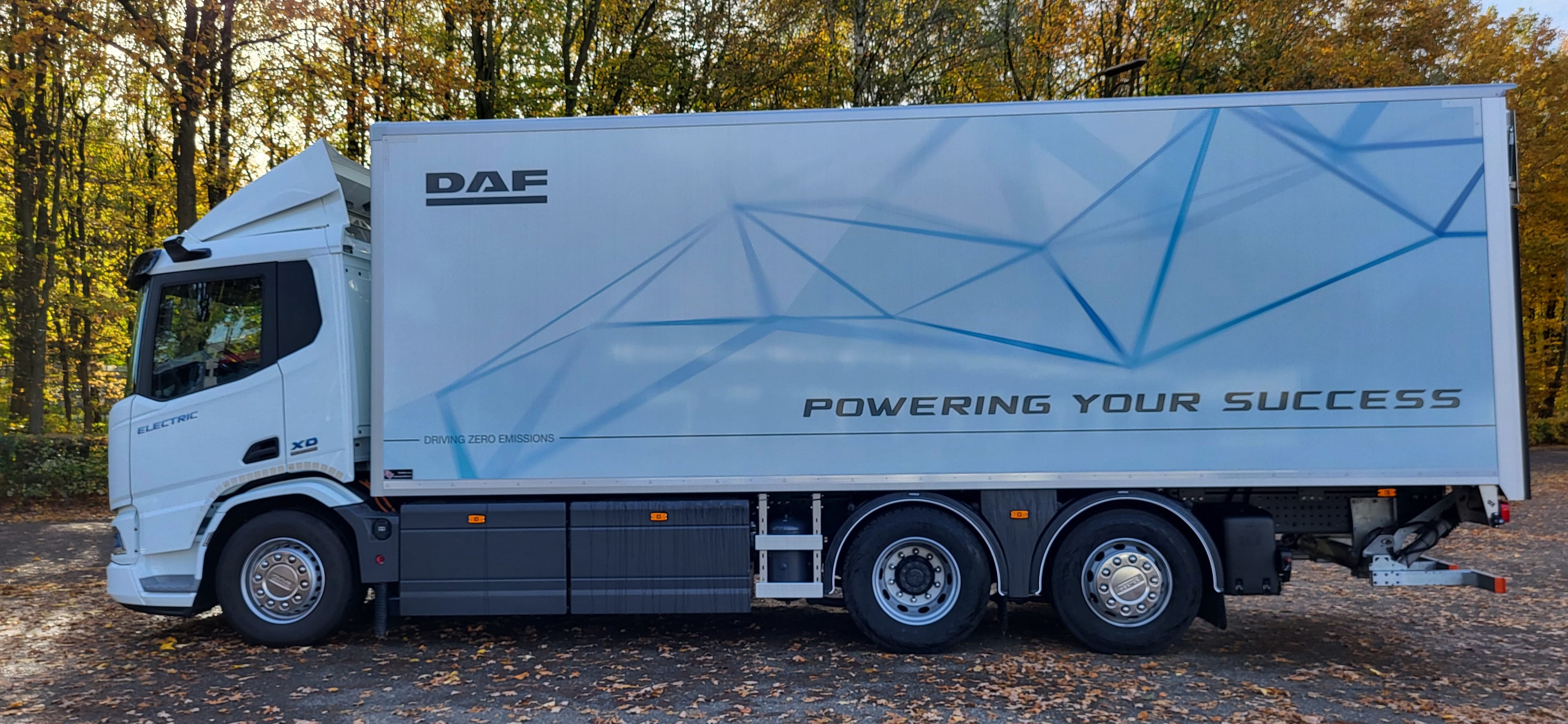 DAF XD 220 FAN 6X2 N 2