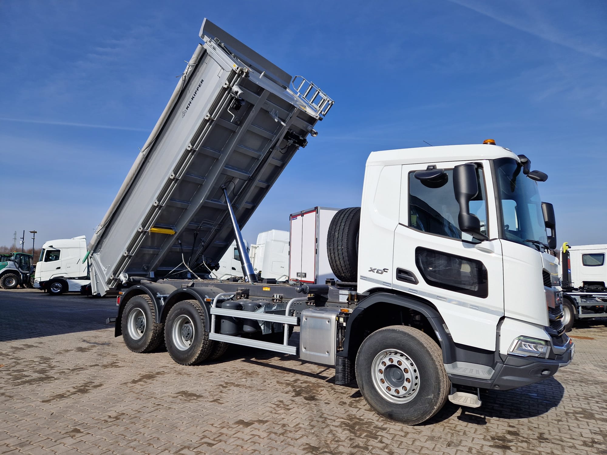 DAF XD 450 FAT 6X4 T 13